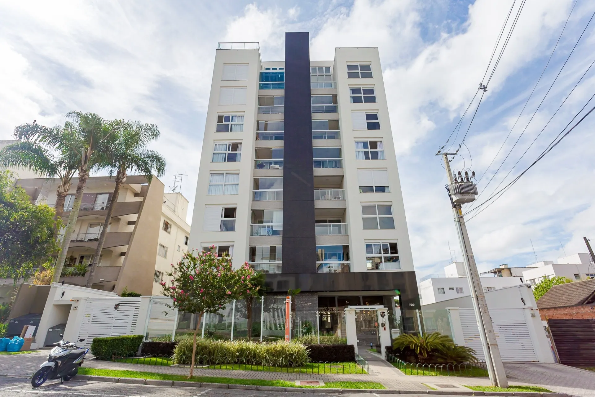 Apartamento de 3 Suítes à Venda no Edifício Lord Premium | Água Verde  Curitiba — foto 1