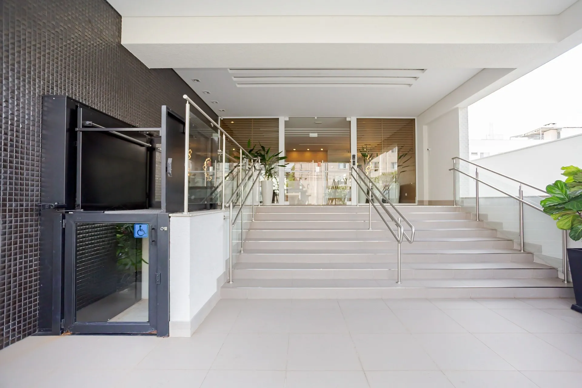 Apartamento de 3 Suítes à Venda no Edifício Lord Premium | Água Verde  Curitiba — foto 23