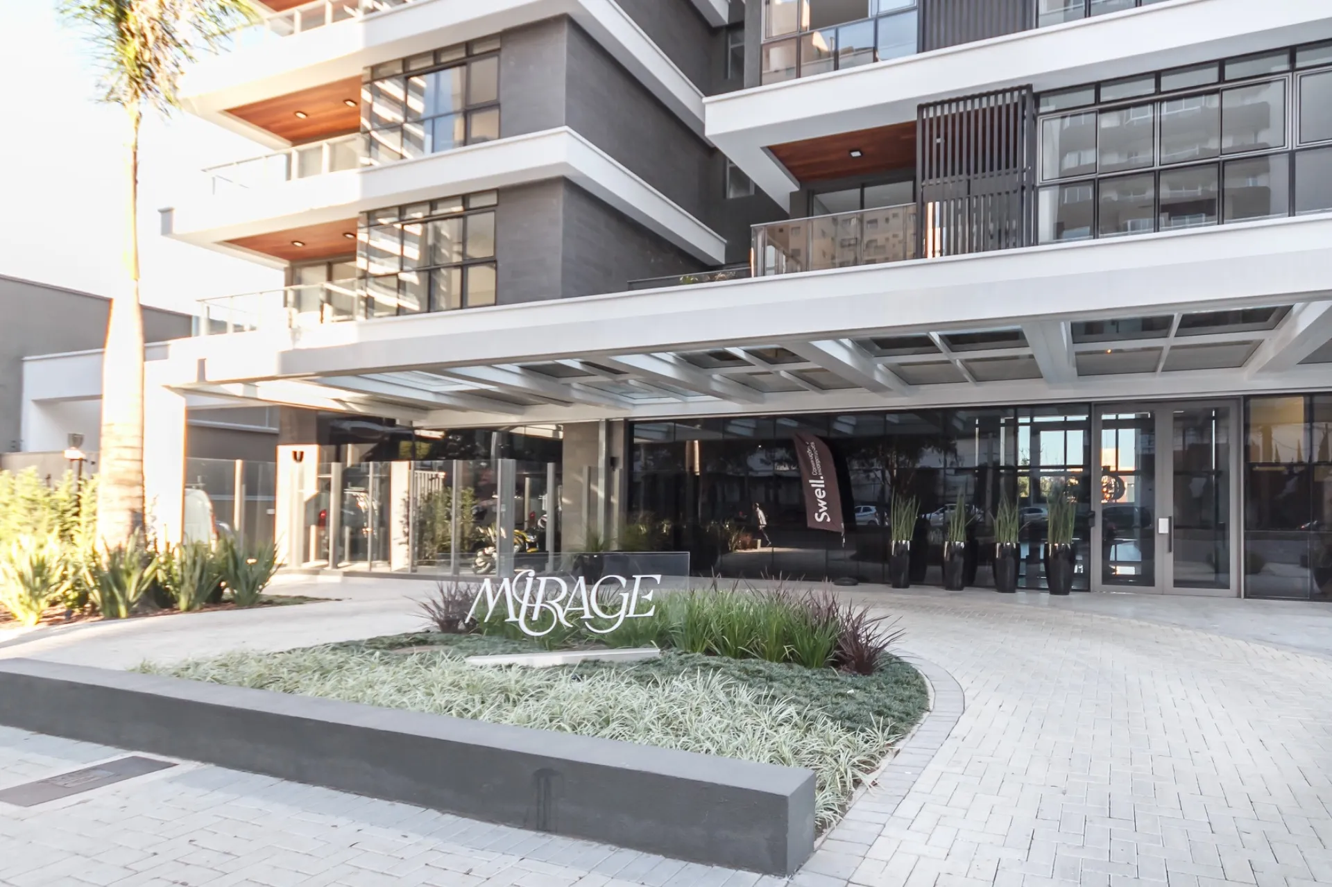 Apartamento de 3 Suítes à Venda no Edifício Mirage Silva Jardim | Batel  Curitiba — foto 2