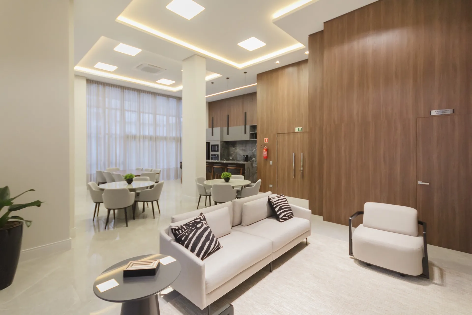 Apartamento de 3 Suítes à Venda no Edifício Mirage Silva Jardim | Batel  Curitiba — foto 30
