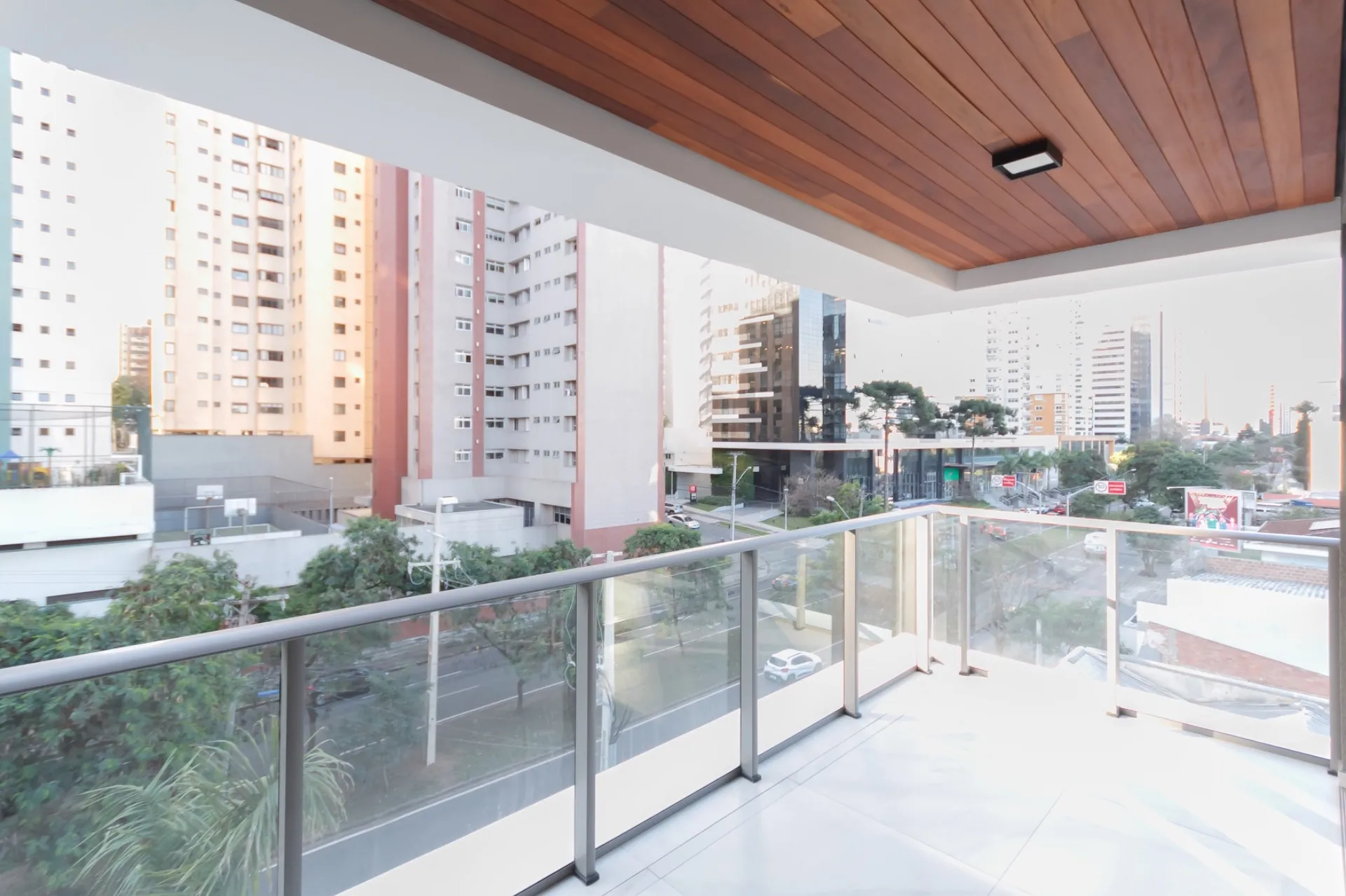 Apartamento de 3 Suítes à Venda no Edifício Mirage Silva Jardim | Batel  Curitiba — foto 7
