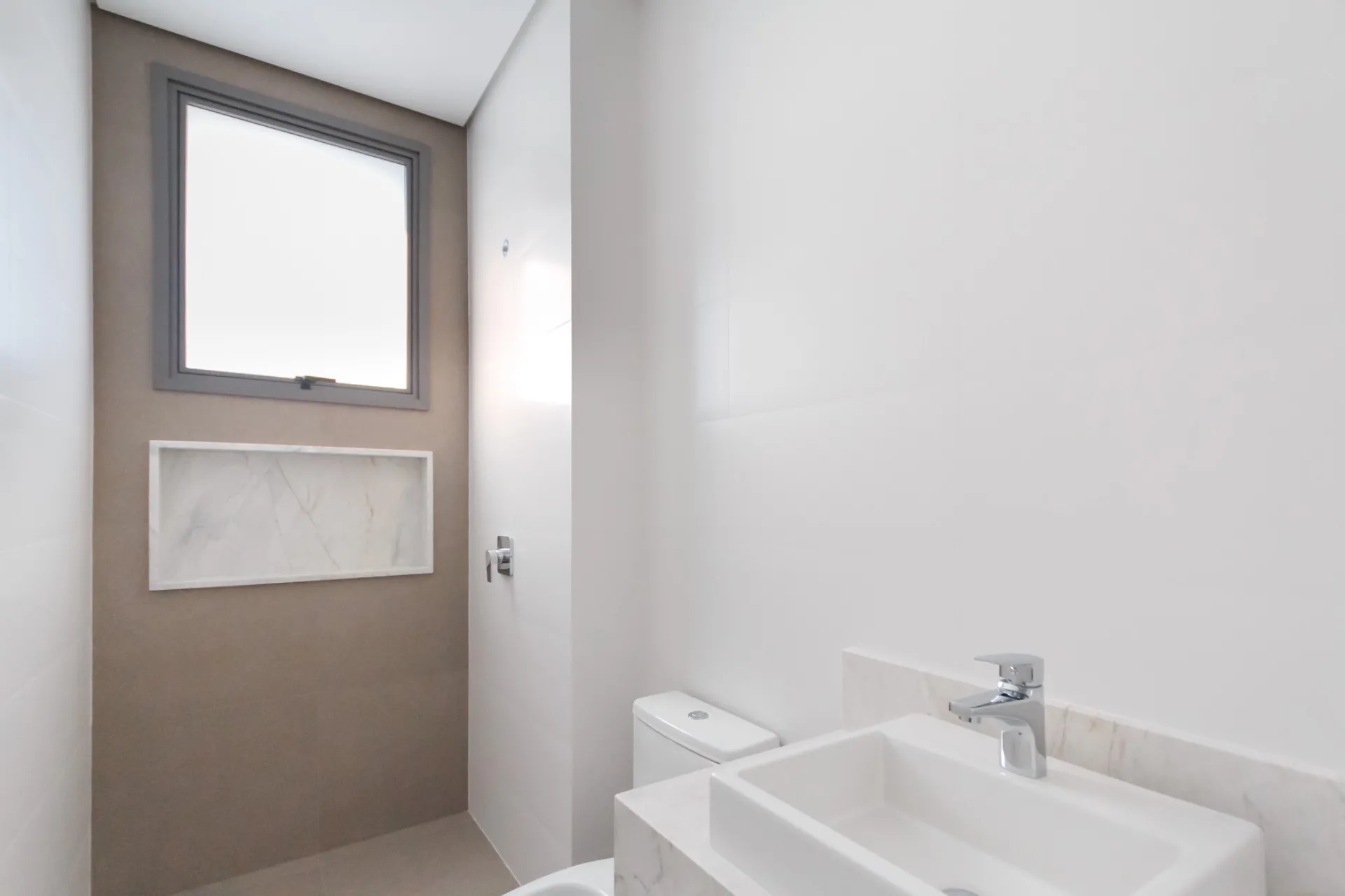 Apartamento de 3 Suítes à Venda no Edifício Mirage Silva Jardim | Batel  Curitiba — foto 12