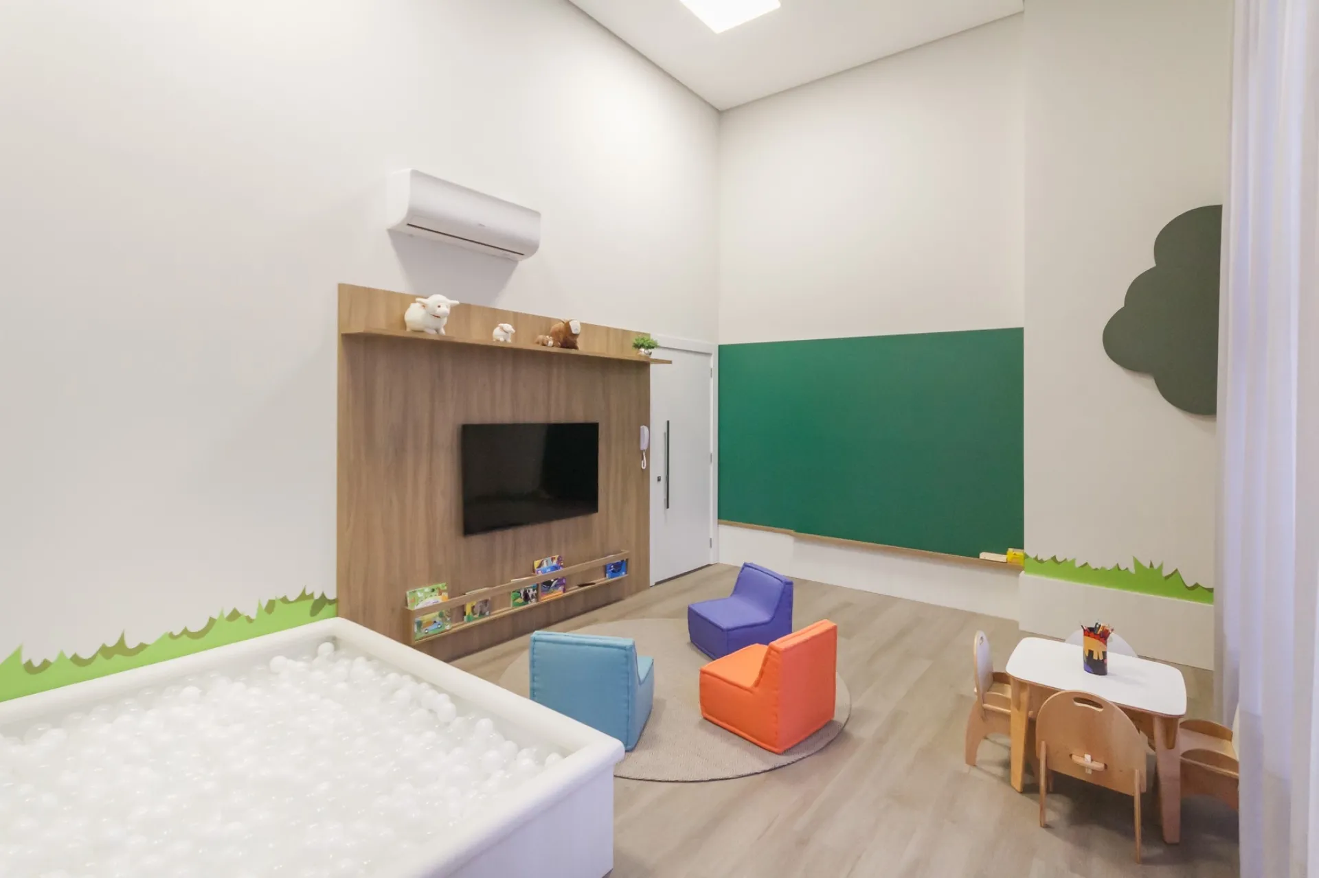 Apartamento de 3 Suítes à Venda no Edifício Mirage Silva Jardim | Batel  Curitiba — foto 32