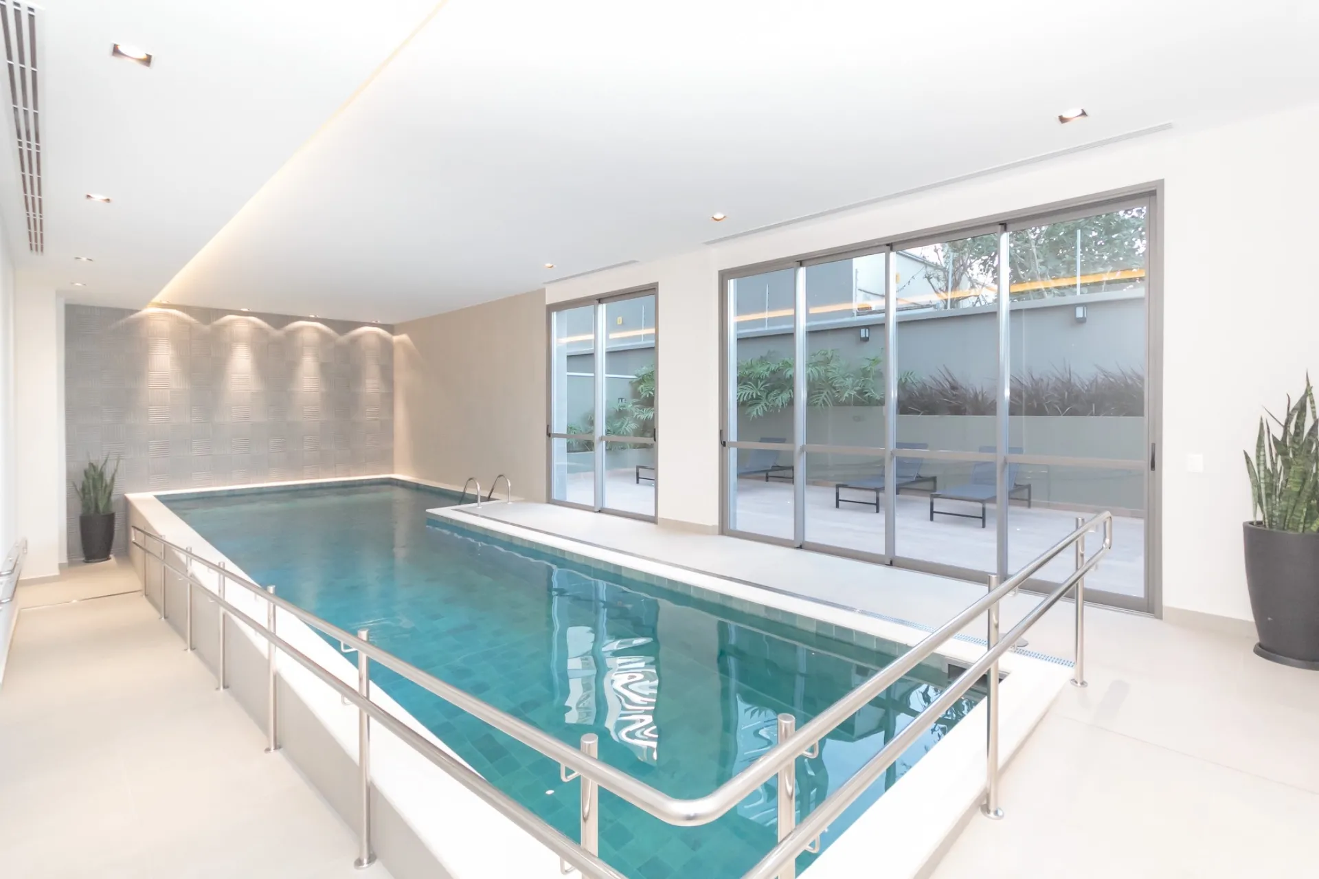 Apartamento de 3 Suítes à Venda no Edifício Mirage Silva Jardim | Batel  Curitiba — foto 24