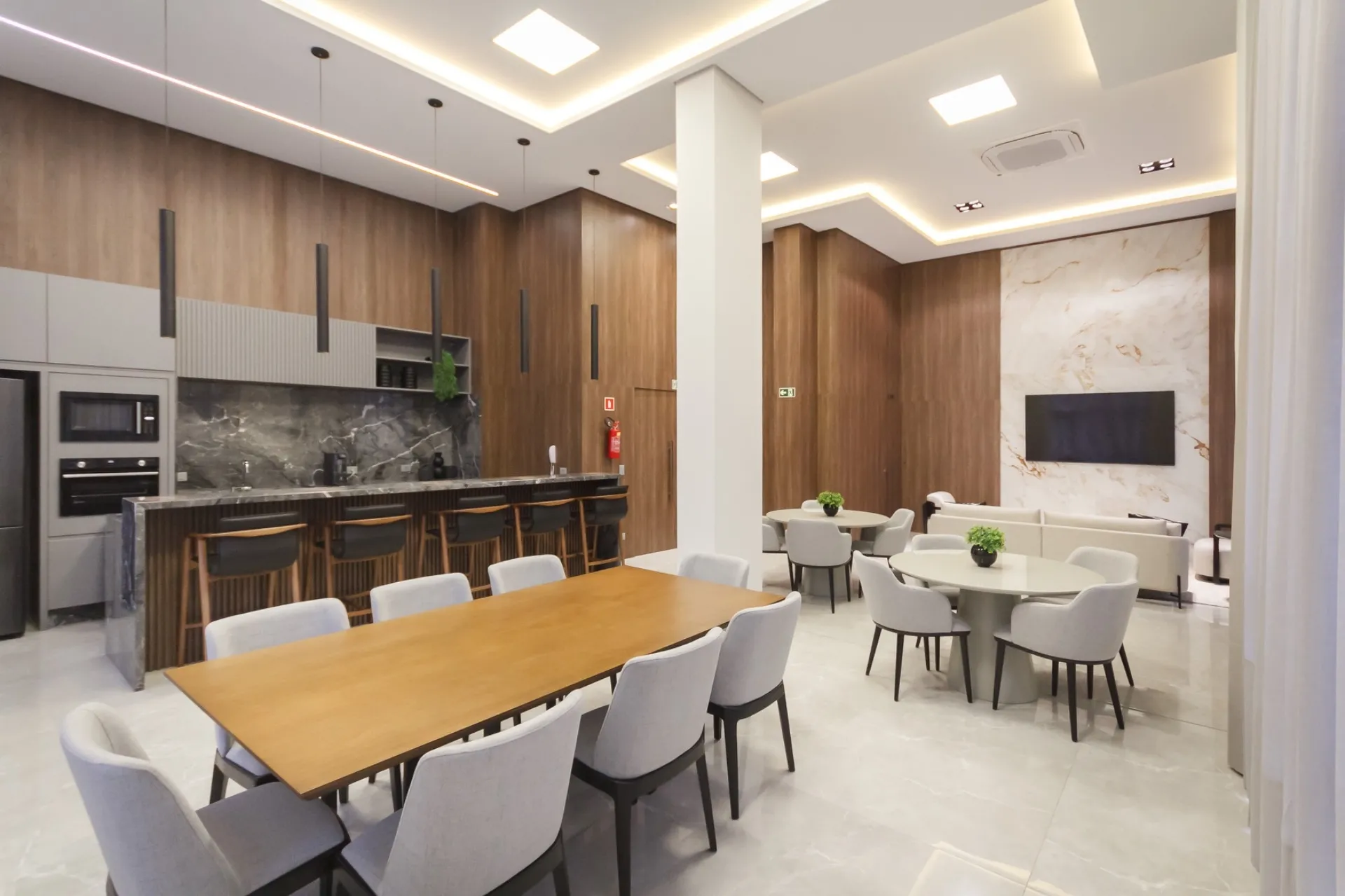 Apartamento de 3 Suítes à Venda no Edifício Mirage Silva Jardim | Batel  Curitiba — foto 28