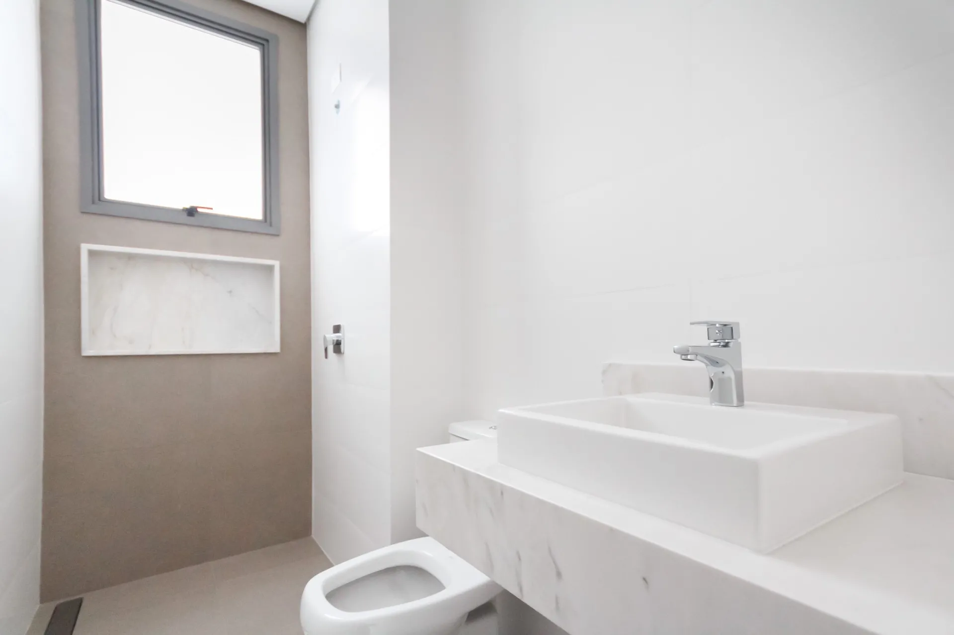 Apartamento de 3 Suítes à Venda no Edifício Mirage Silva Jardim | Batel  Curitiba — foto 10