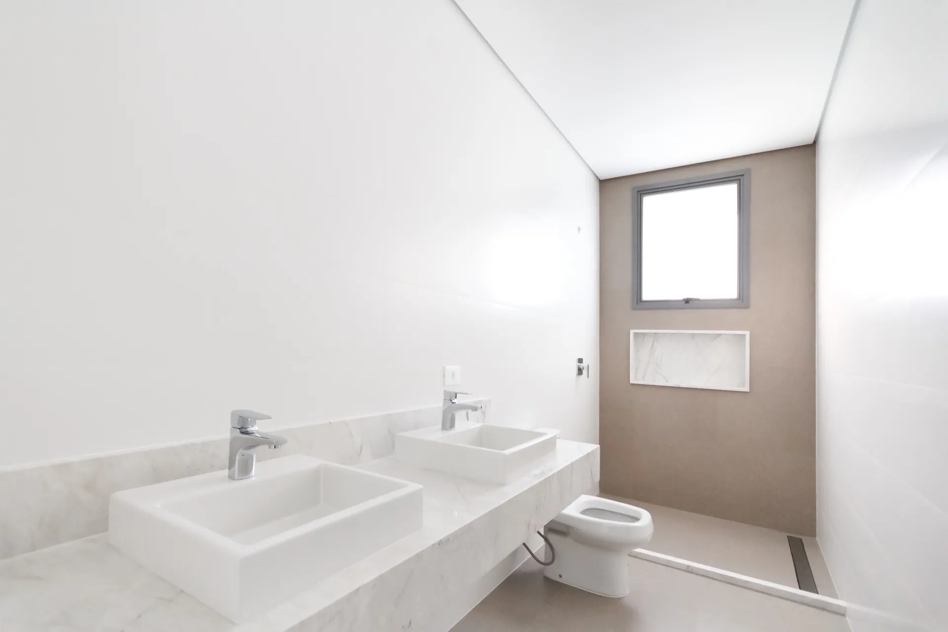 Apartamento de 3 Suítes à Venda no Edifício Mirage Silva Jardim | Batel  Curitiba — foto 17