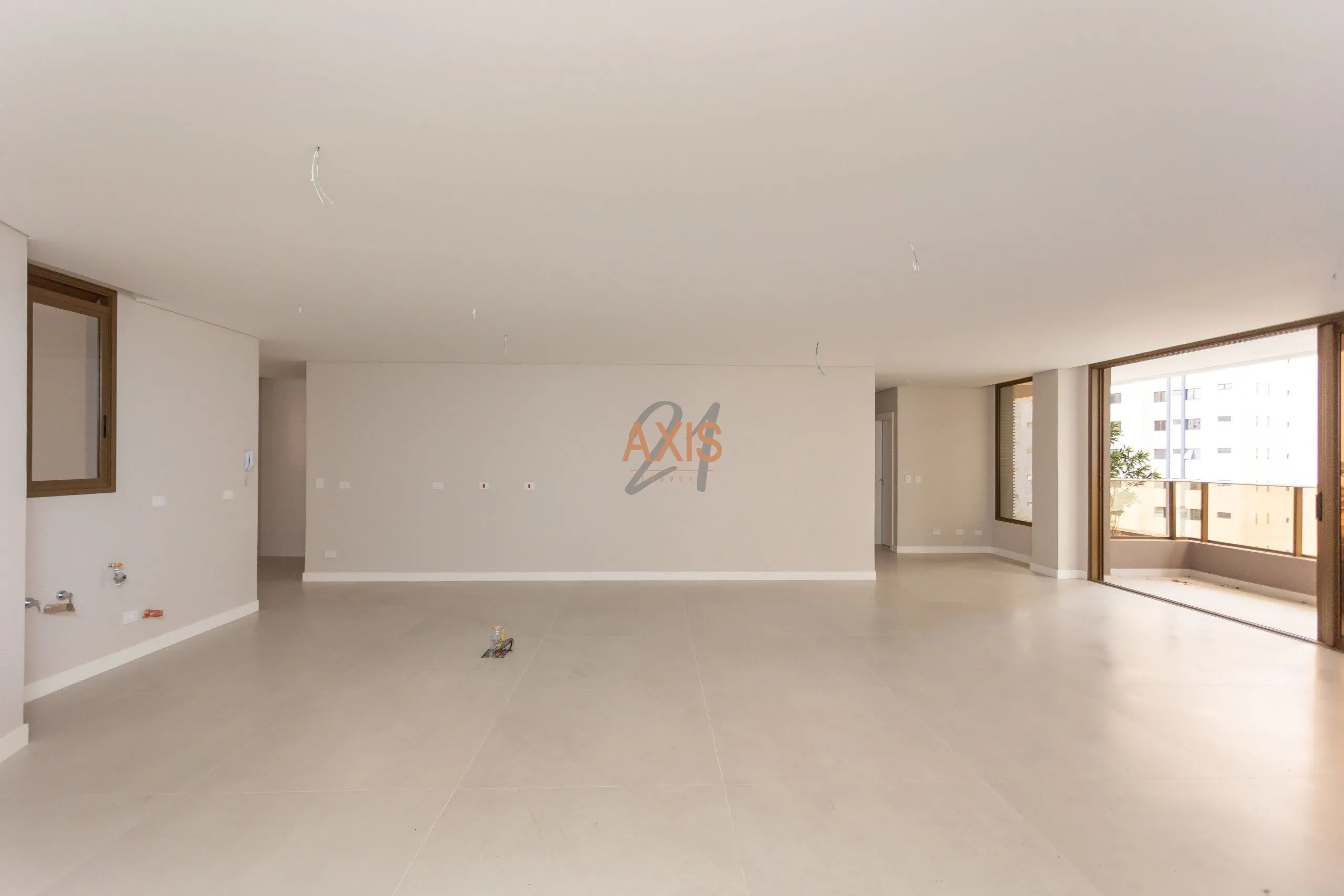 Apartamento de 3 Suítes à Venda no Edifício Carmen | Água Verde Curitiba — foto 3