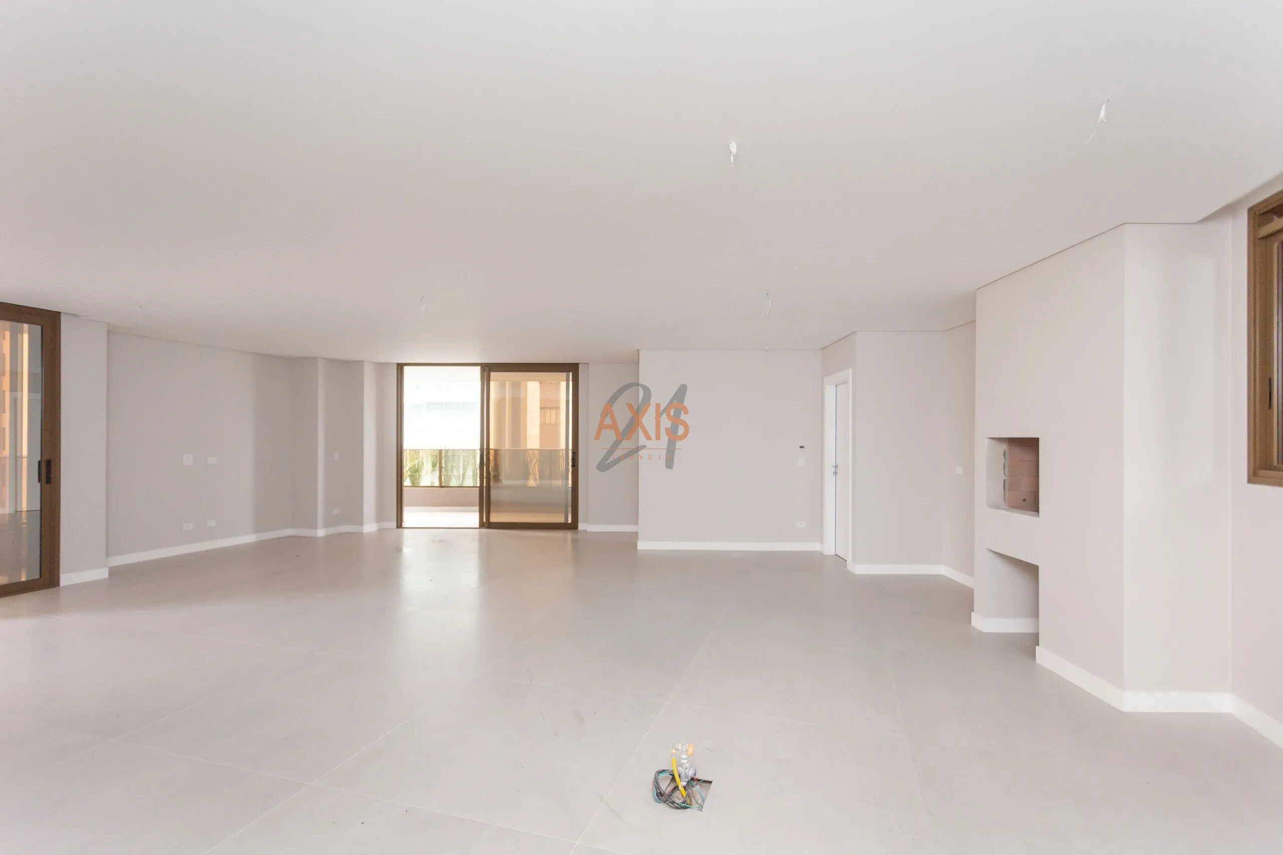 Apartamento de 3 Suítes à Venda no Edifício Carmen | Água Verde Curitiba — foto 2