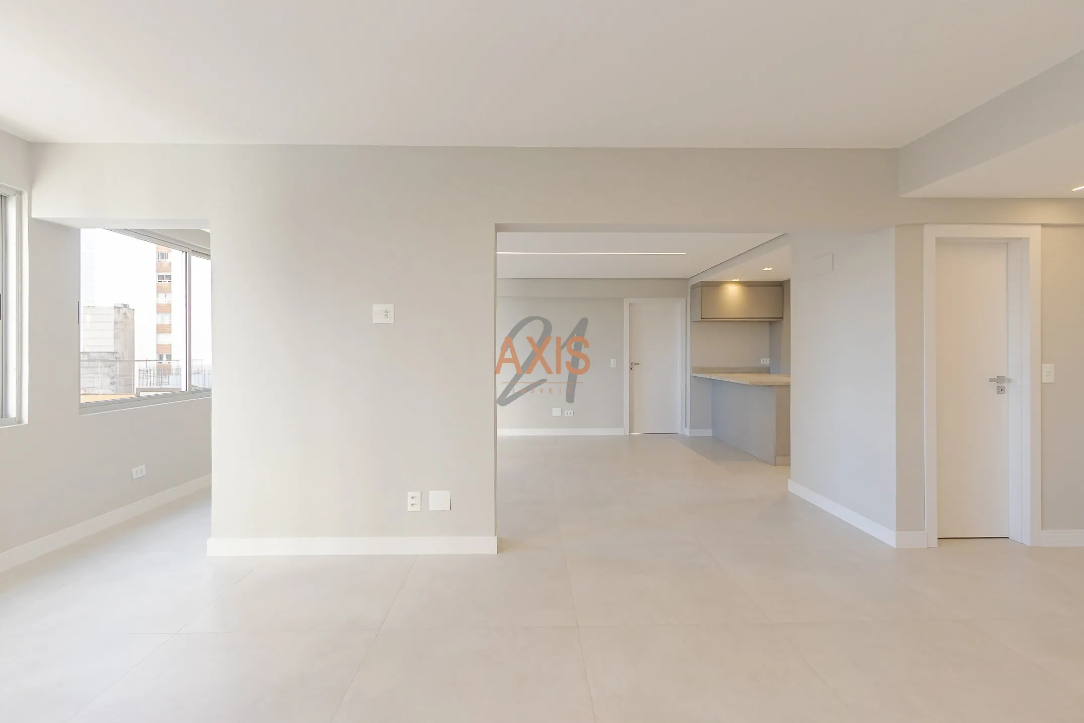 Apartamento de 3 Quartos à Venda no Edifício Patrícia | Juvevê Curitiba — foto 1