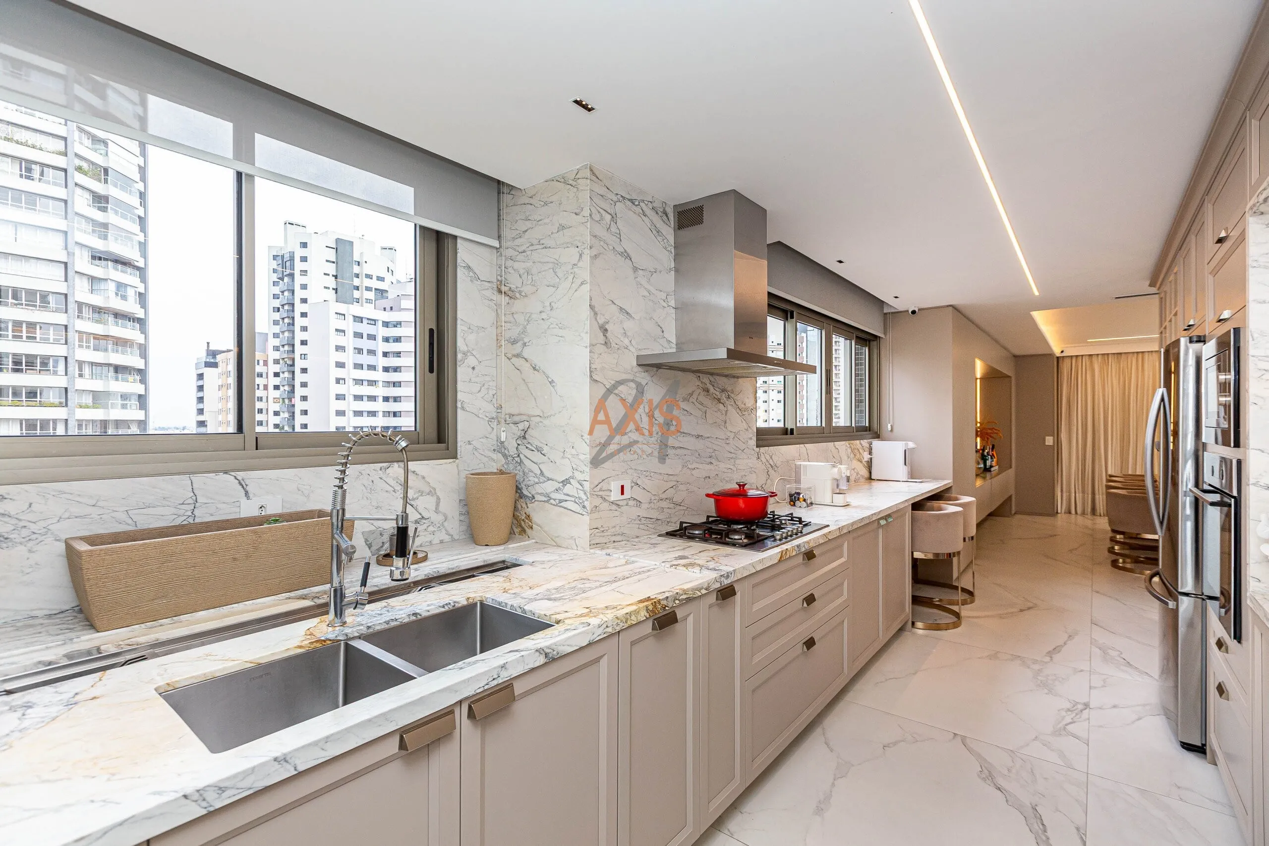 Apartamento de 3 Suítes à Venda no Edifício Rio Rhone | Batel  Curitiba — foto 18