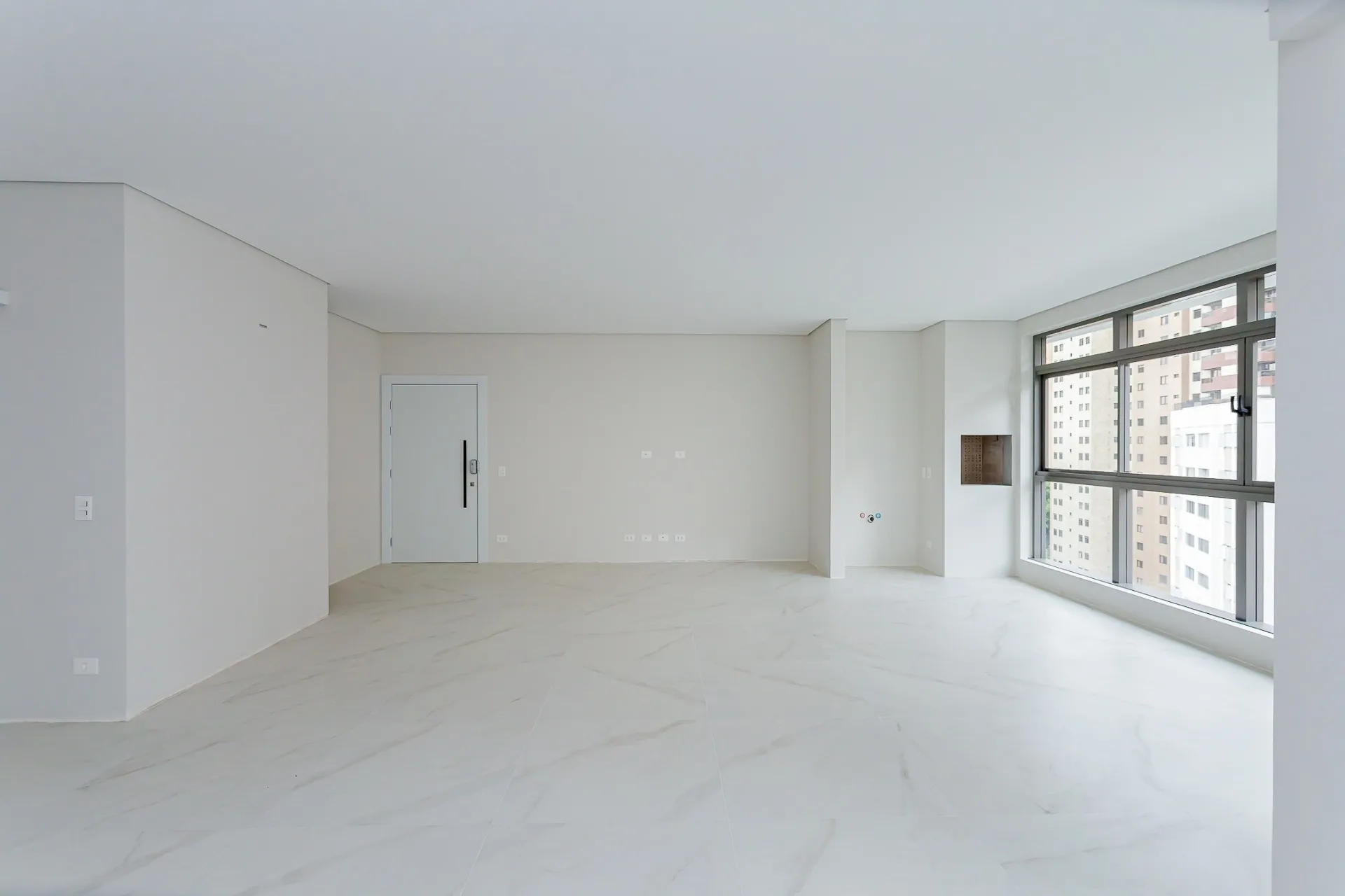 Apartamento de 3 Suítes  à Venda no Edifício Mirage Silva Jardim | Batel Curitiba — foto 3