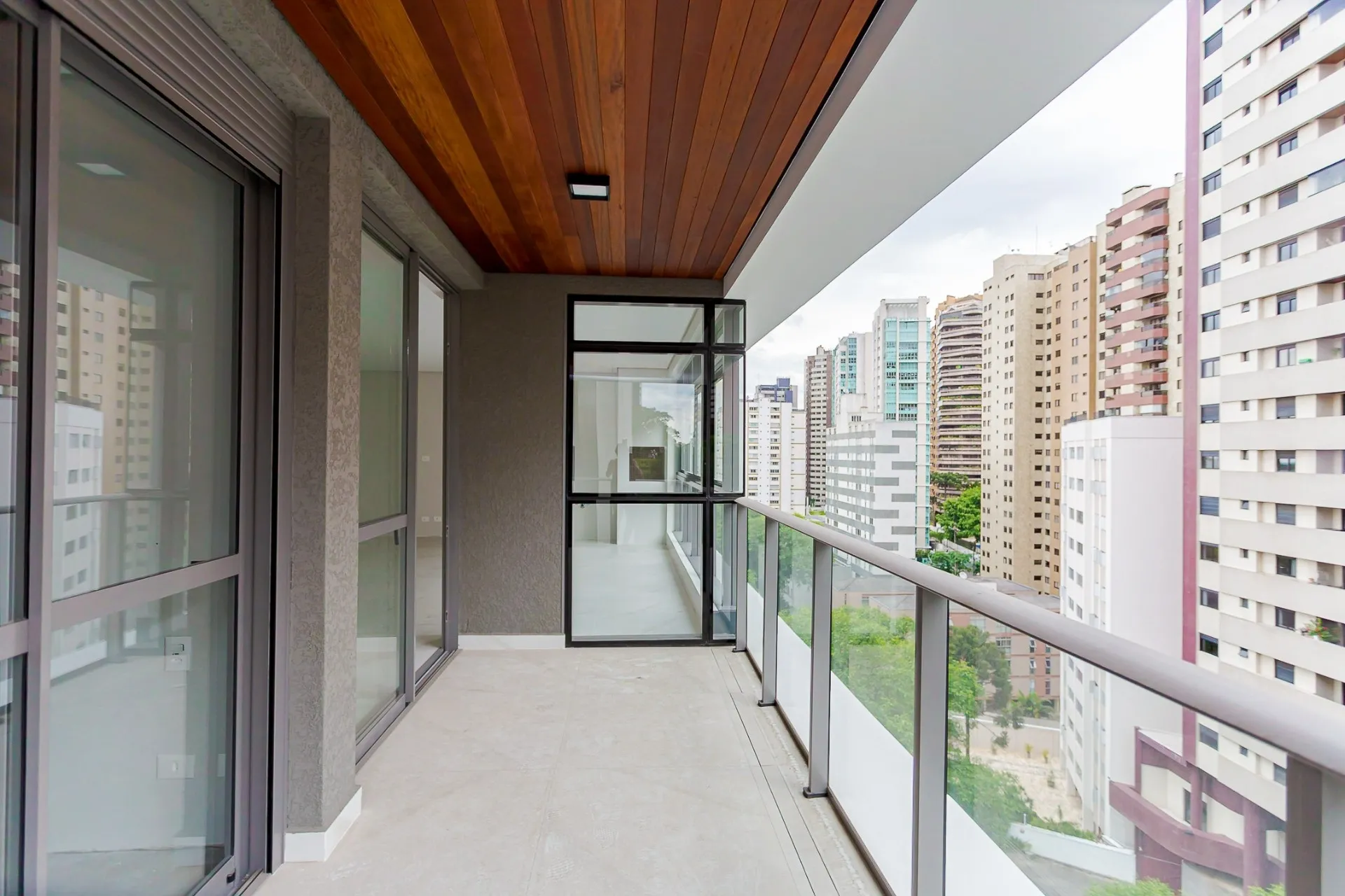Apartamento de 3 Suítes  à Venda no Edifício Mirage Silva Jardim | Batel Curitiba — foto 7