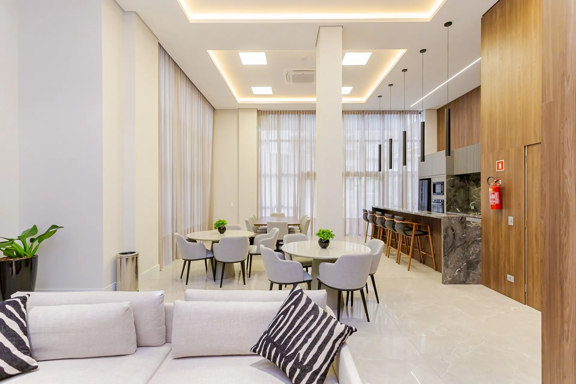 Apartamento de 3 Suítes  à Venda no Edifício Mirage Silva Jardim | Batel Curitiba — foto 26