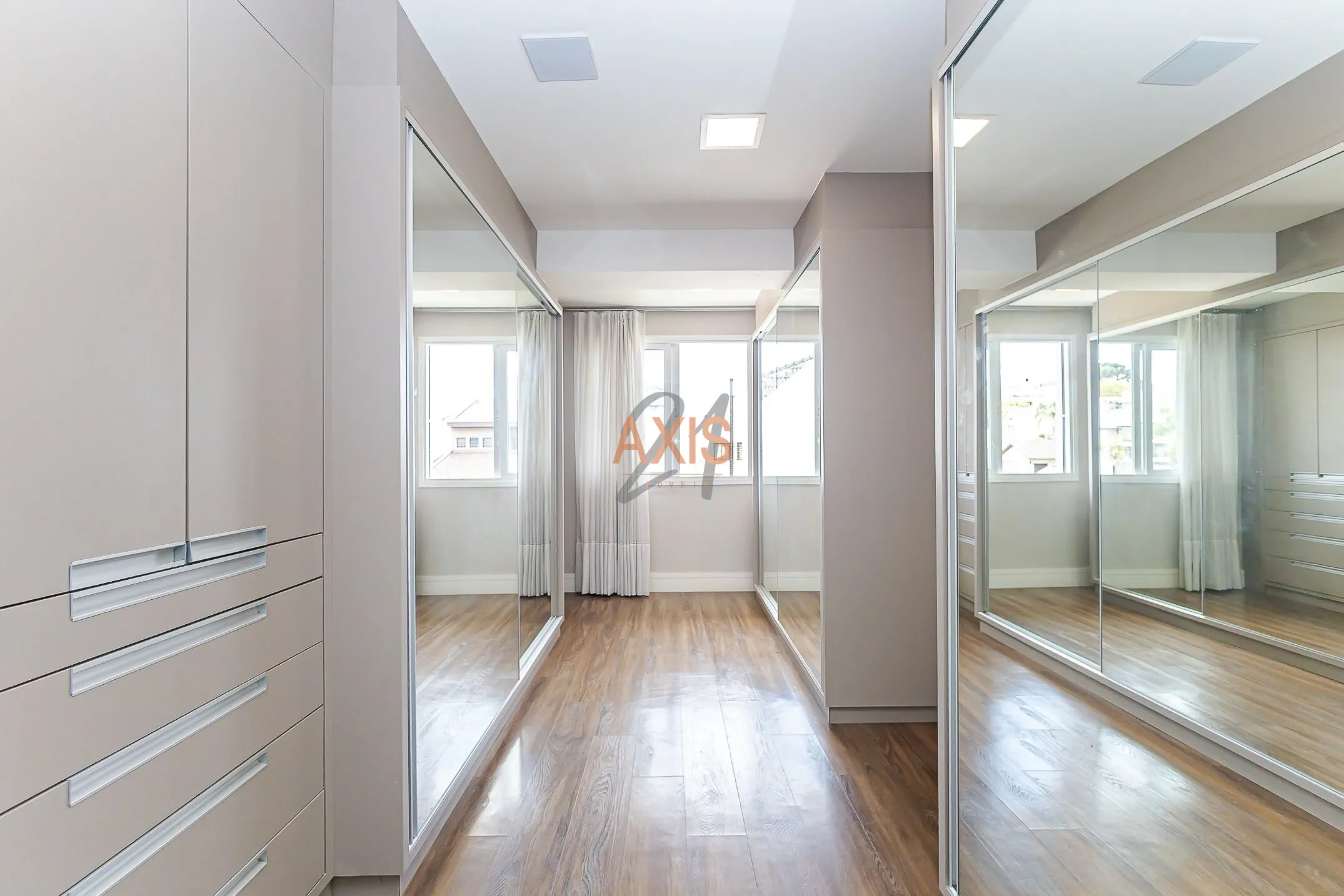 Casa de 5 Suítes à Venda na Rua Francisco Castellano | Jardim das Américas Curitiba — foto 33