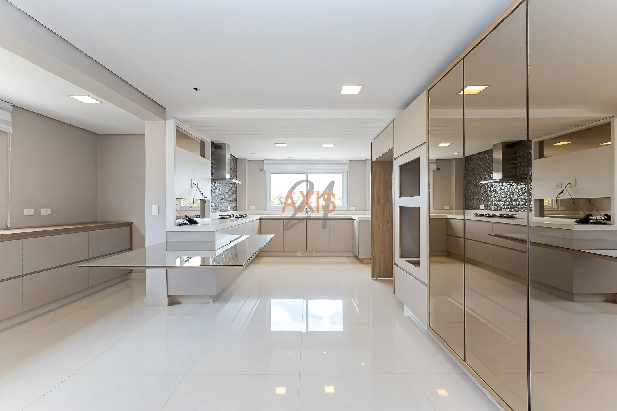 Casa de 5 Suítes à Venda na Rua Francisco Castellano | Jardim das Américas Curitiba — foto 5