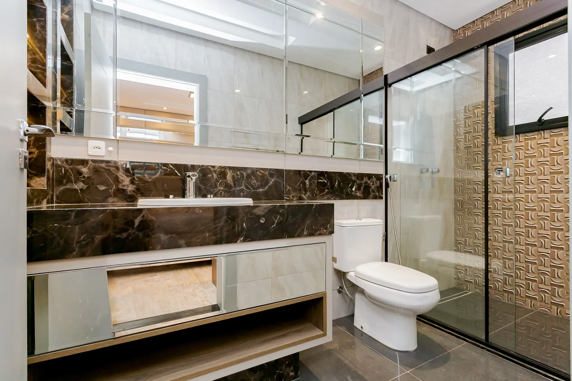 Casa de 4 Quartos à Venda na Rua Ângelo Pianaro | Santa Felicidade Curitiba — foto 17