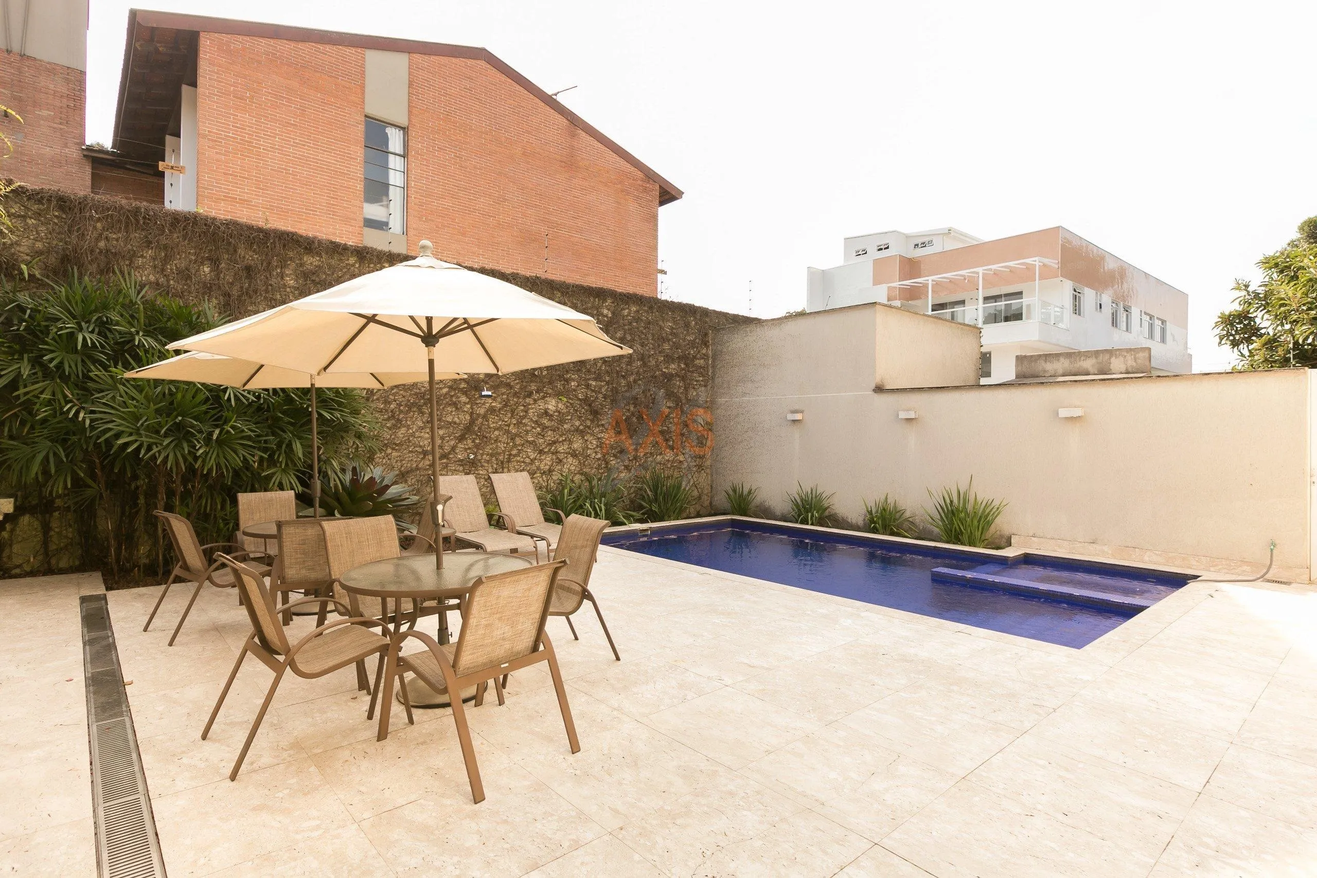 Casa de 4 Suítes à Venda na Rua Nestor Victor | Água Verde Curitiba — foto 3
