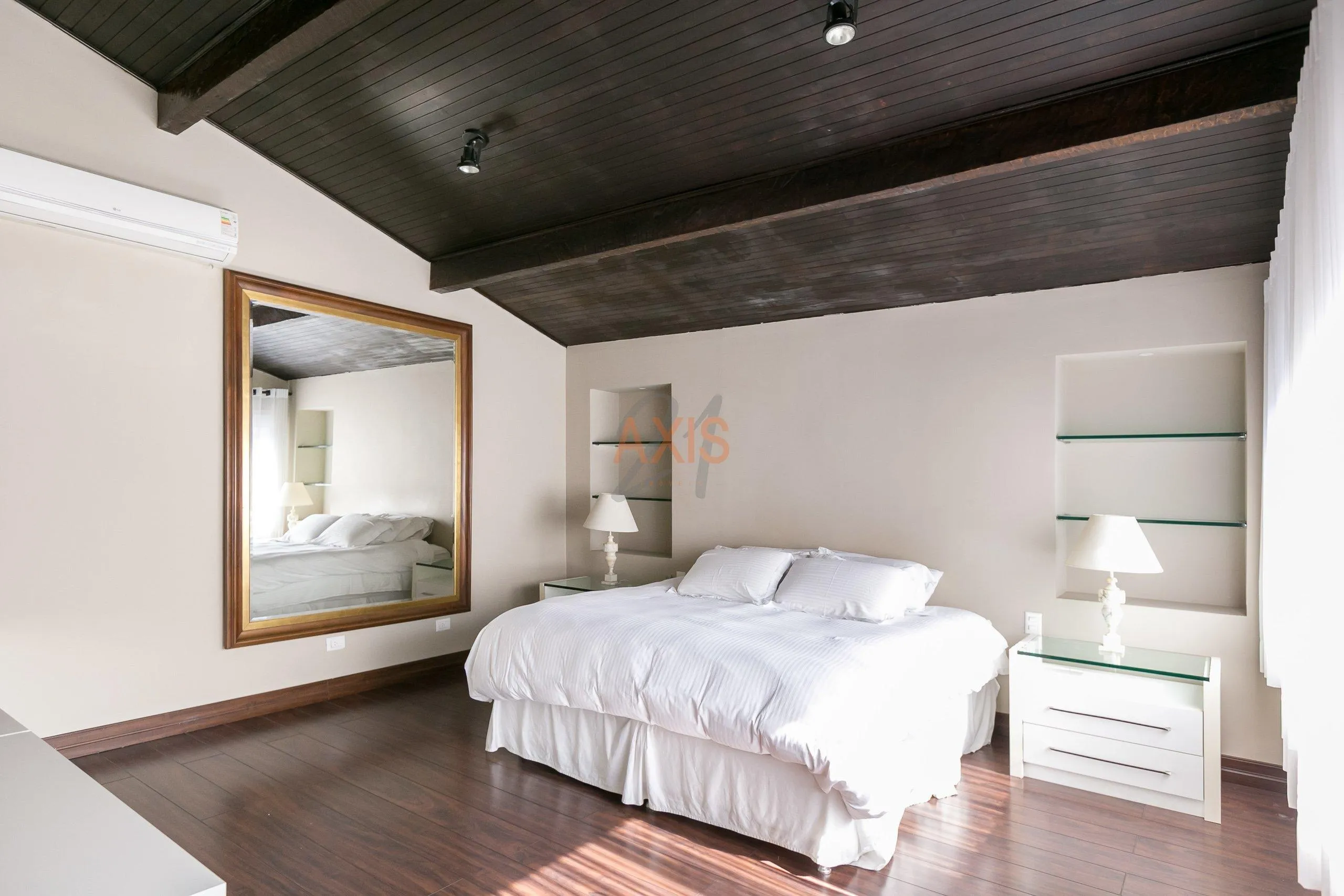 Casa de 4 Suítes à Venda na Rua Nestor Victor | Água Verde Curitiba — foto 20