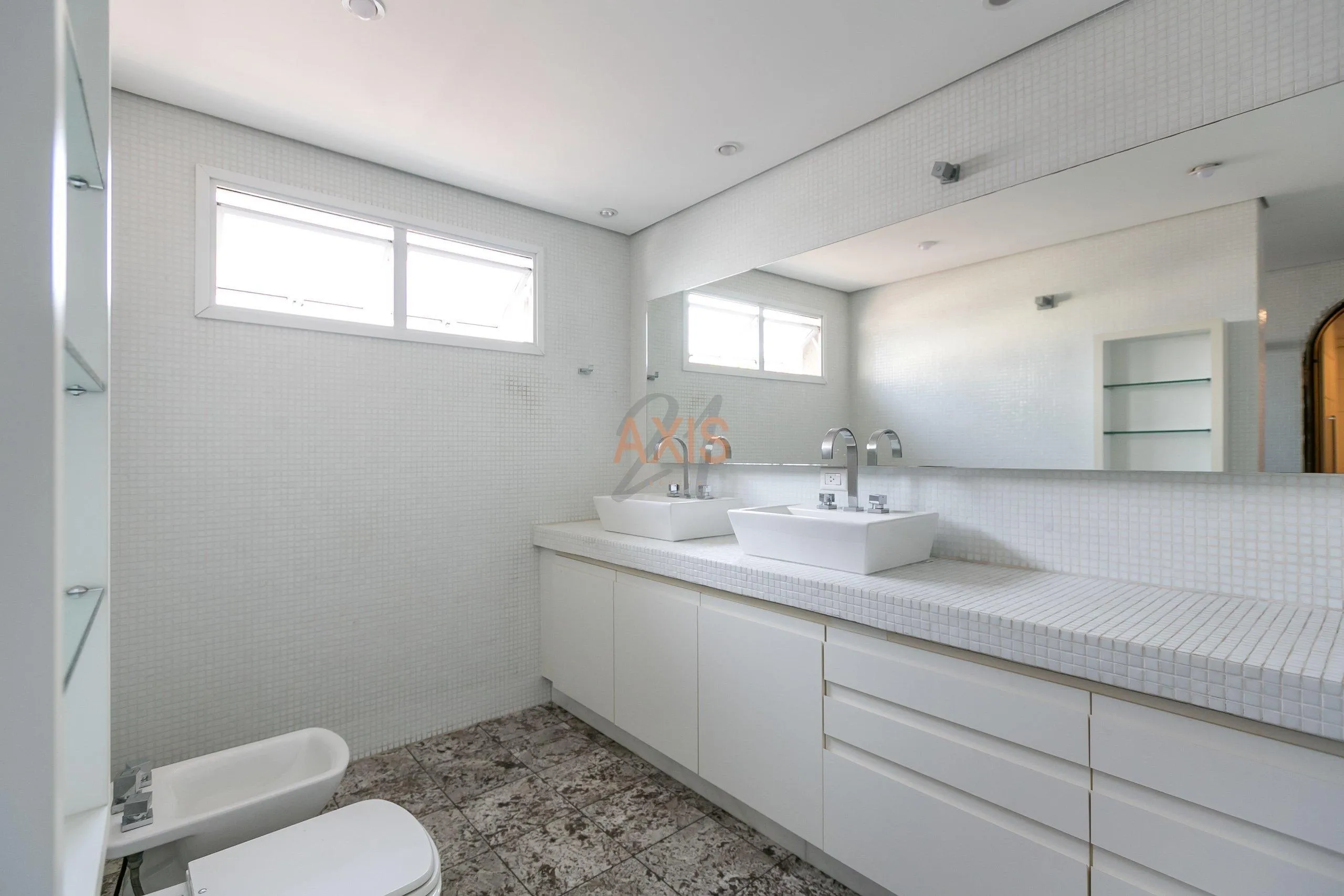 Casa de 4 Suítes à Venda na Rua Nestor Victor | Água Verde Curitiba — foto 27