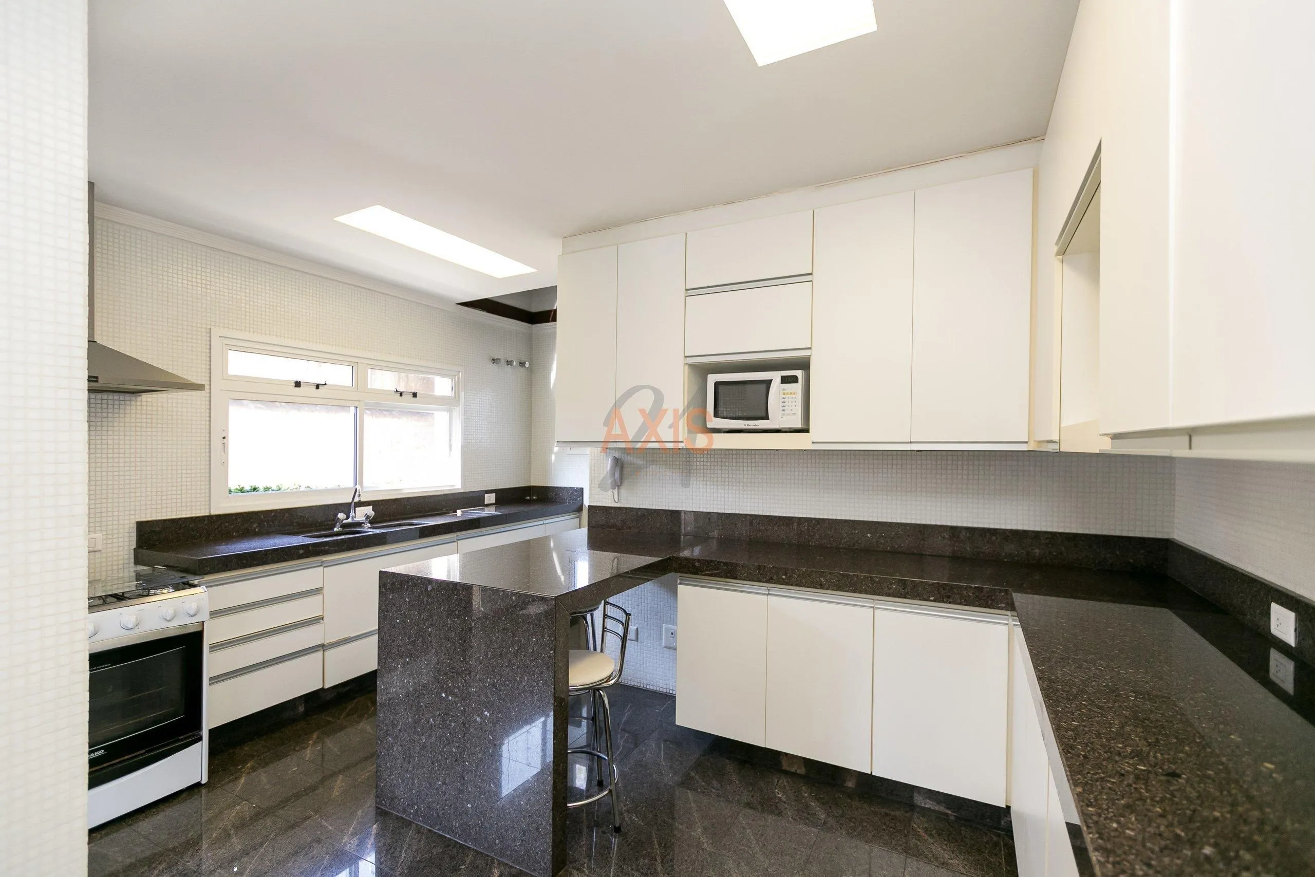 Casa de 4 Suítes à Venda na Rua Nestor Victor | Água Verde Curitiba — foto 18