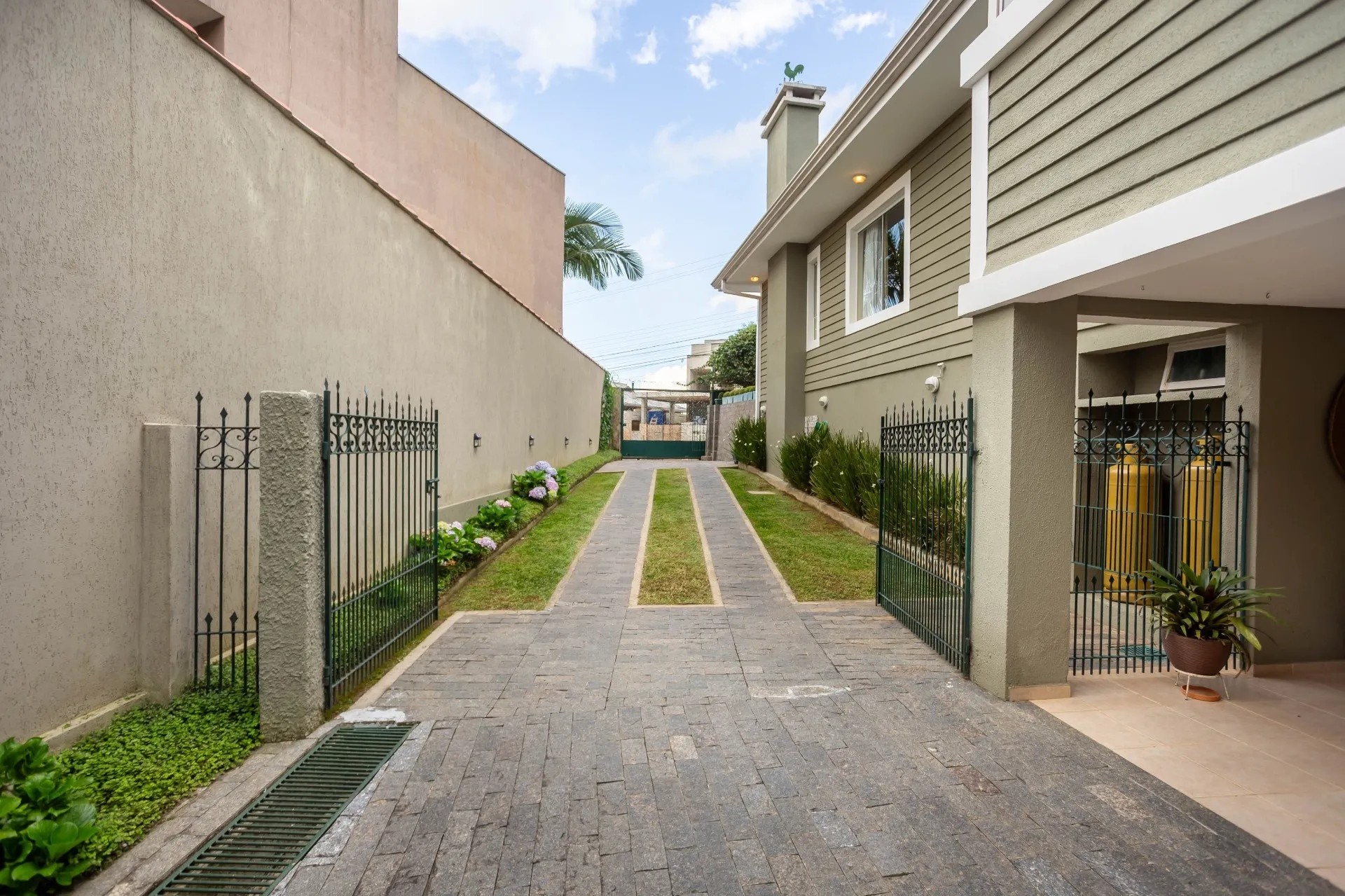 Casa de 4 Quartos à Venda na Rua Bernardo Berman | Tanguá Curitiba — foto 28