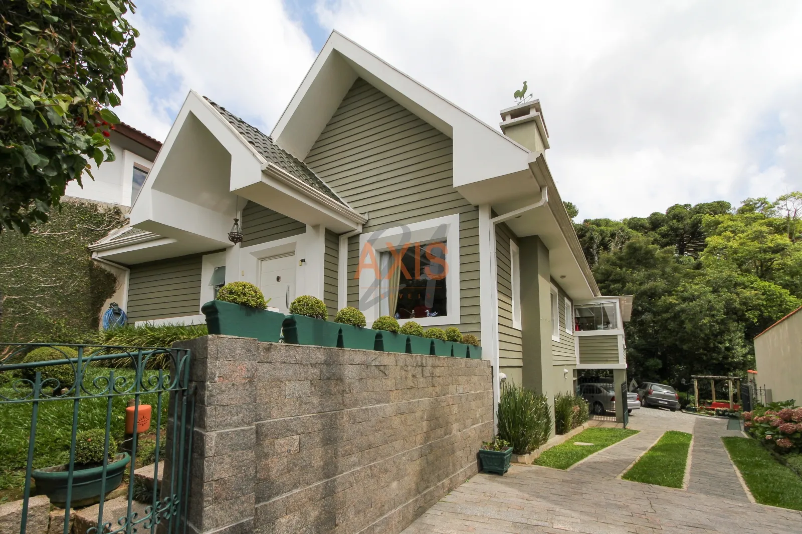 Casa de 4 Quartos à Venda na Rua Bernardo Berman | Tanguá Curitiba — foto 1