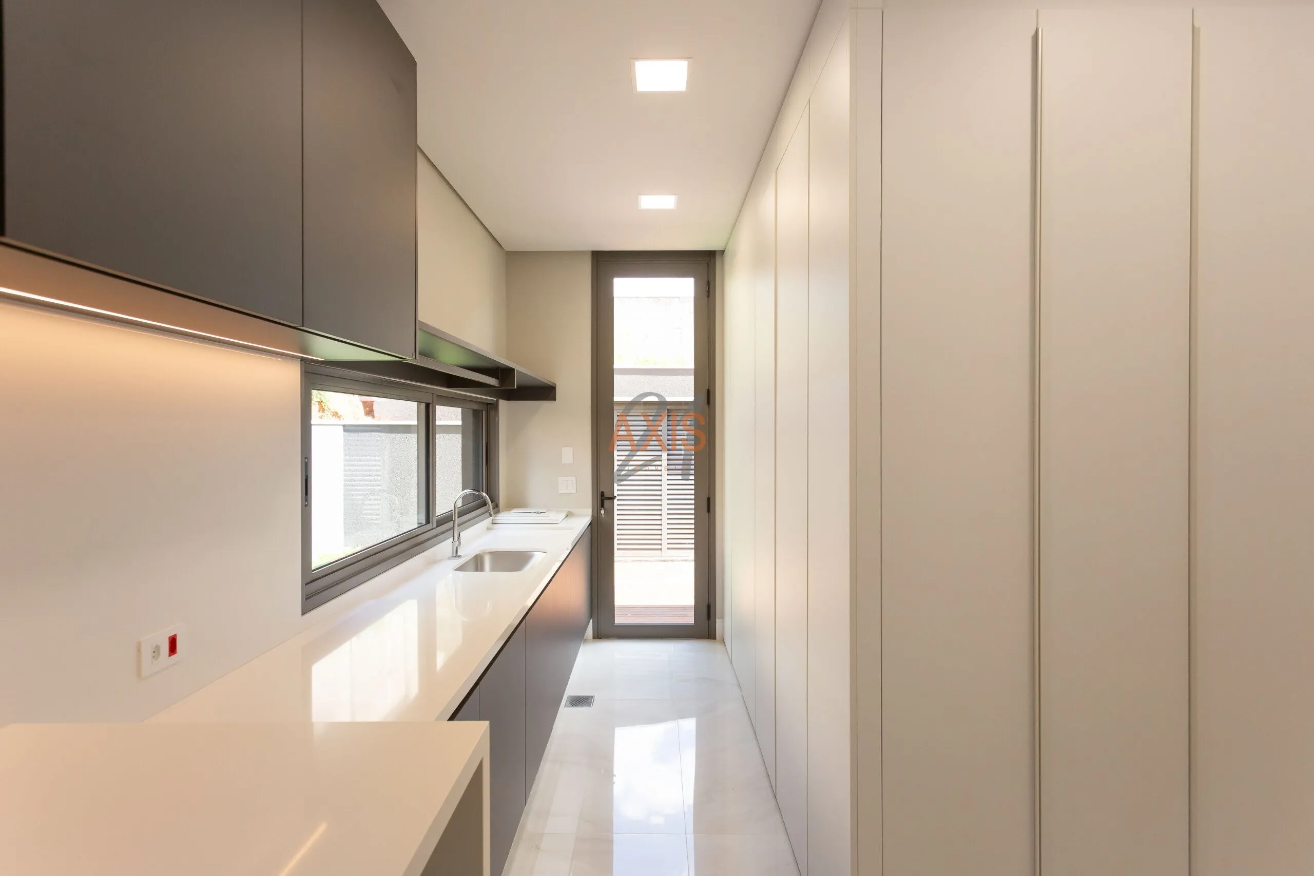 Casa de 5 Suítes á Venda no Condomínio  Dallabona Uno | Orleans  Curitiba — foto 14