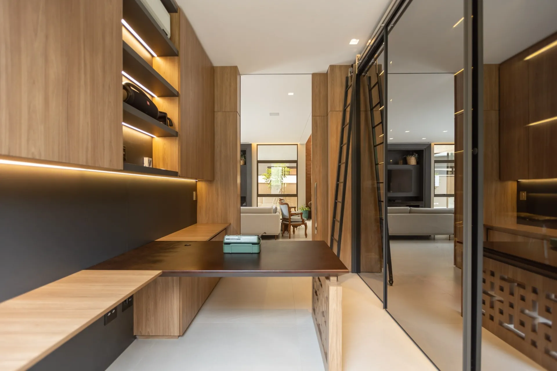 Casa de 4 Suítes à Venda no Condomínio Reserva Natural Portofino |  Santa Felicidade  Curitiba — foto 15