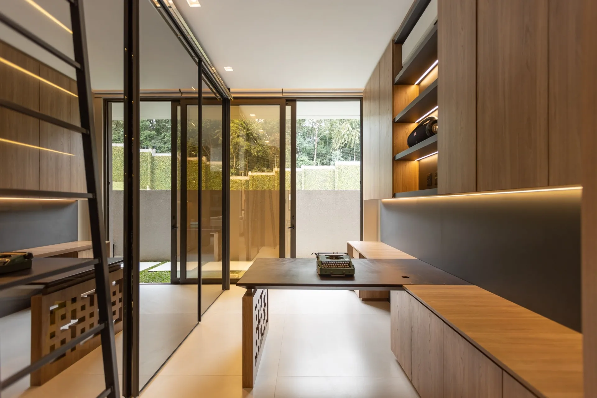 Casa de 4 Suítes à Venda no Condomínio Reserva Natural Portofino |  Santa Felicidade  Curitiba — foto 14