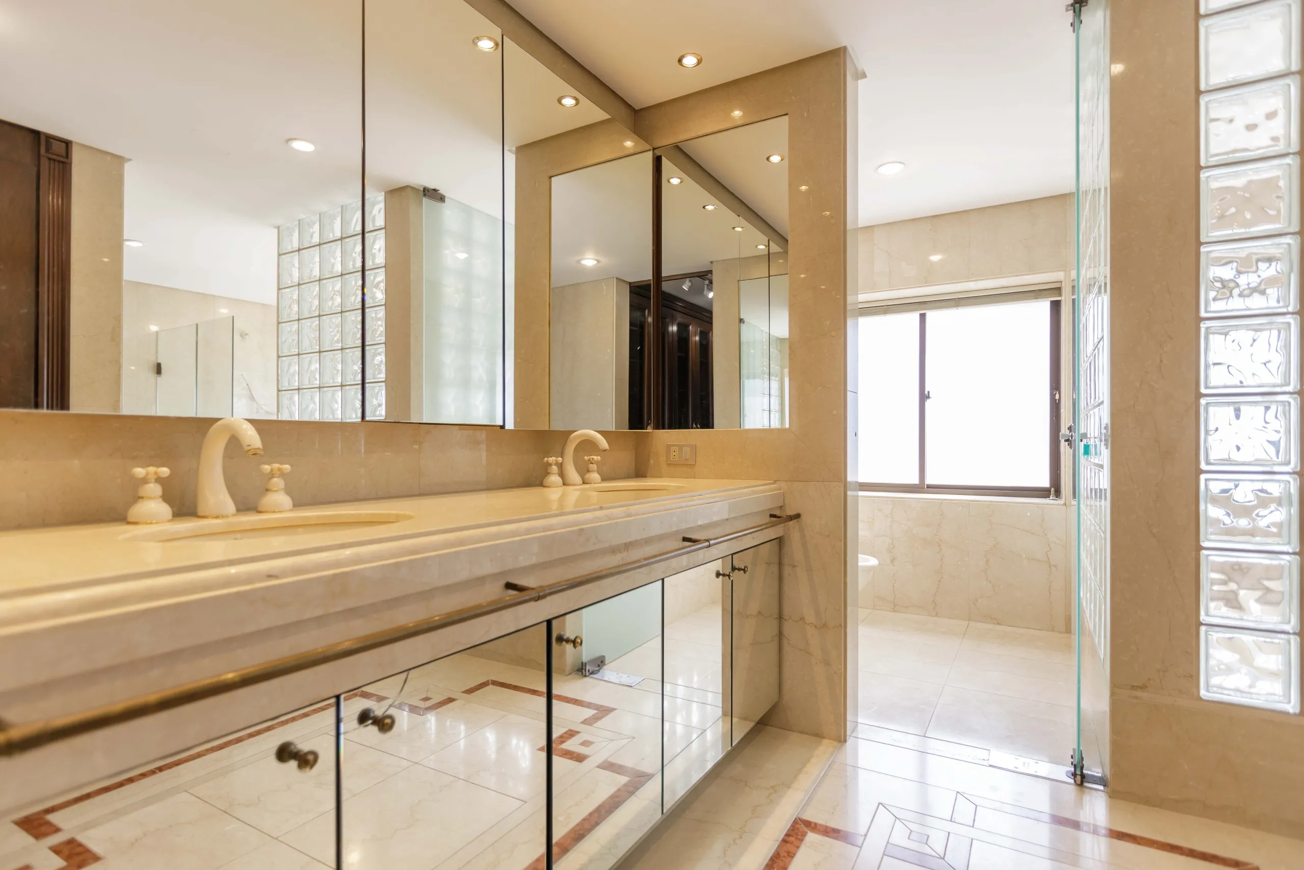 Casa  de 4 Suítes à Venda no Condomínio Village Saint Moritz |  Santa Felicidade  Curitiba — foto 39