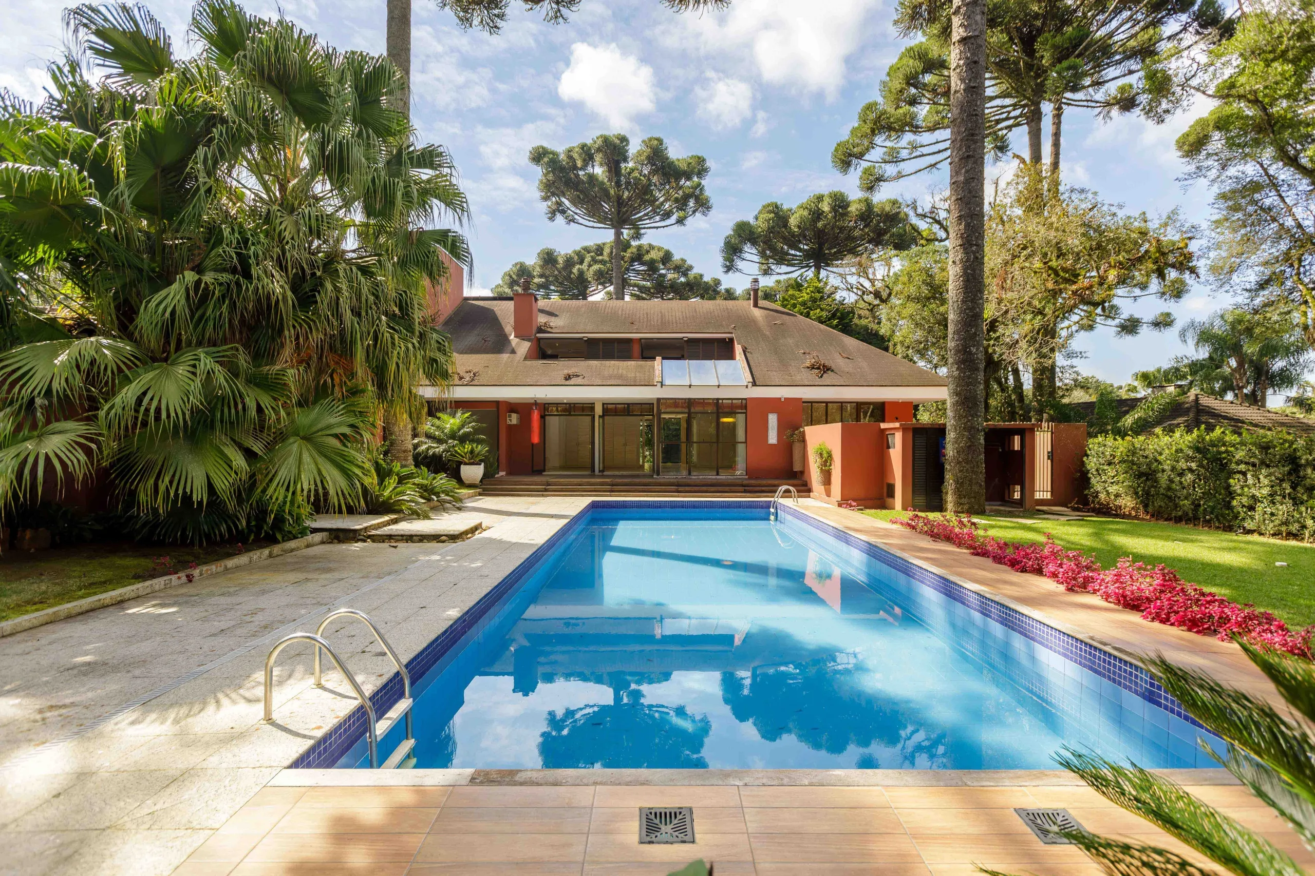 Casa  de 4 Suítes à Venda no Condomínio Village Saint Moritz |  Santa Felicidade  Curitiba — foto 2