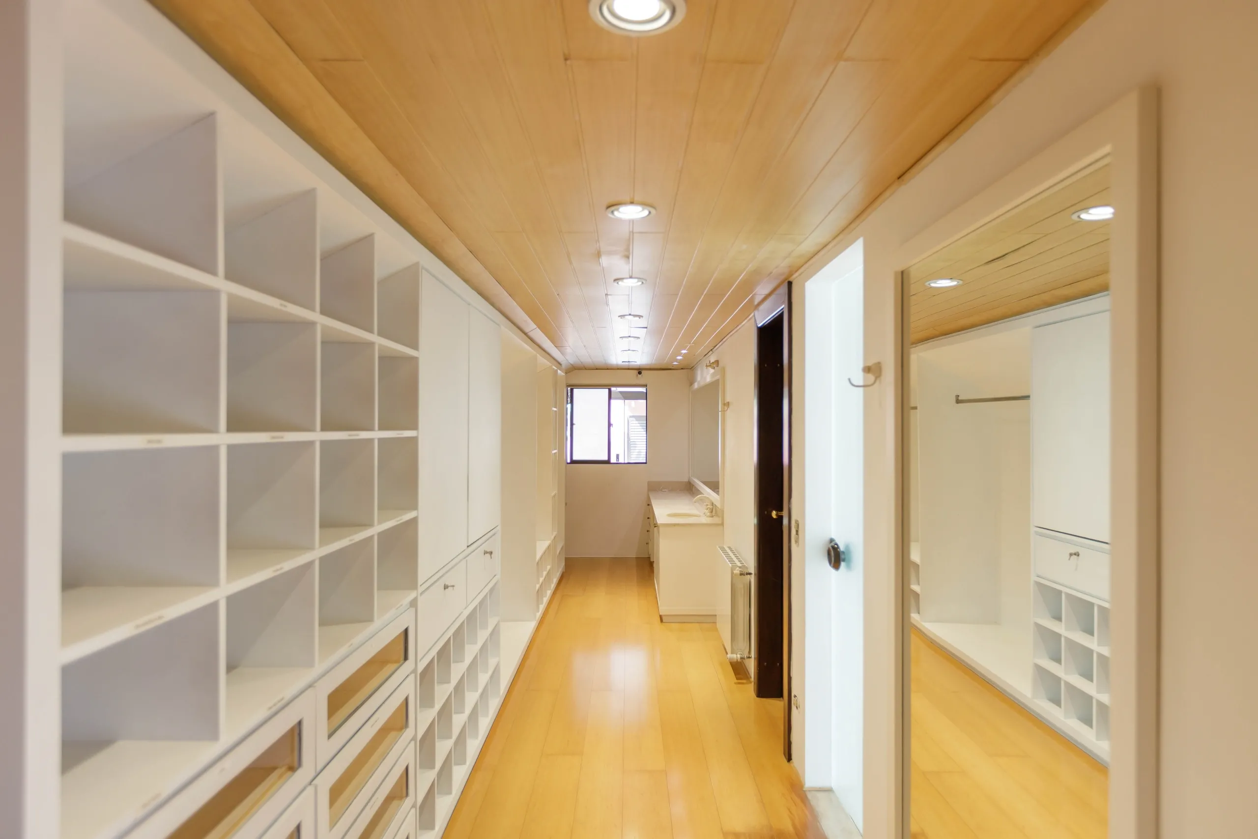 Casa  de 4 Suítes à Venda no Condomínio Village Saint Moritz |  Santa Felicidade  Curitiba — foto 36