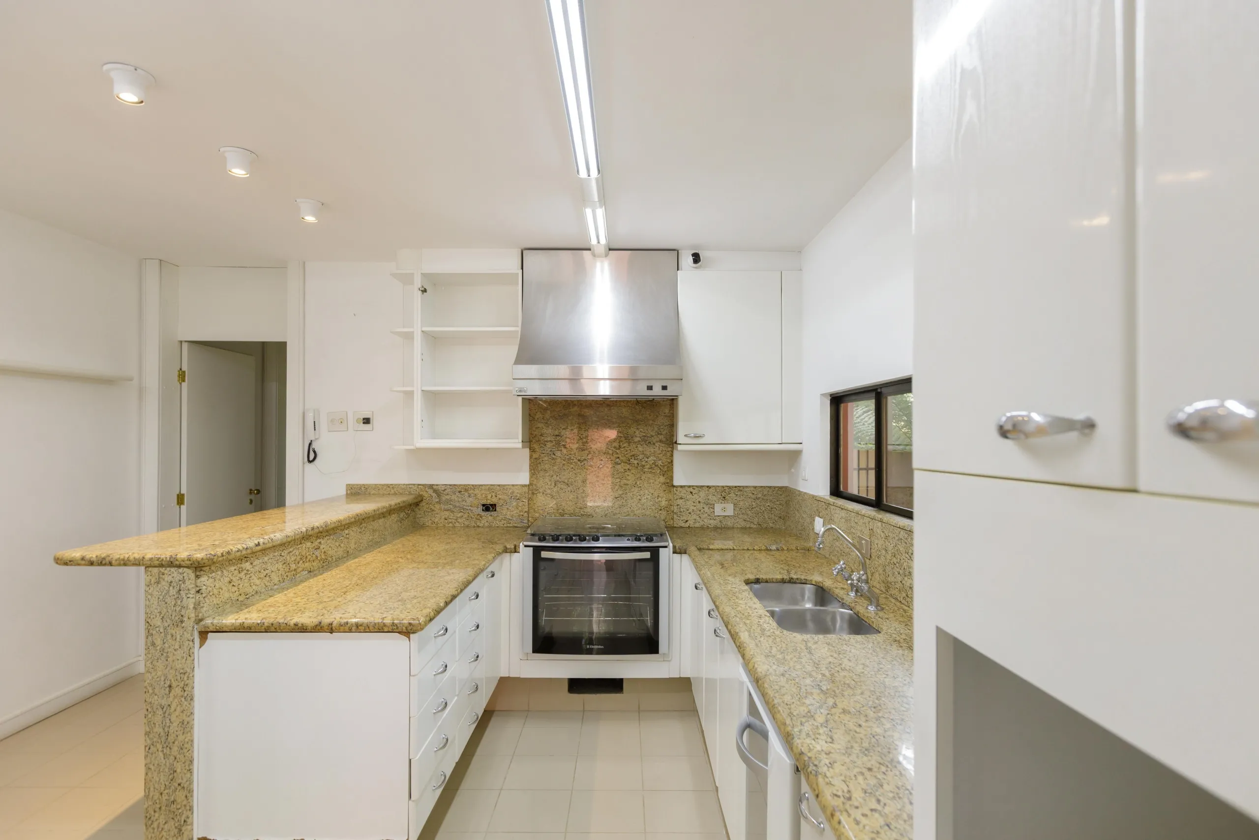 Casa  de 4 Suítes à Venda no Condomínio Village Saint Moritz |  Santa Felicidade  Curitiba — foto 31
