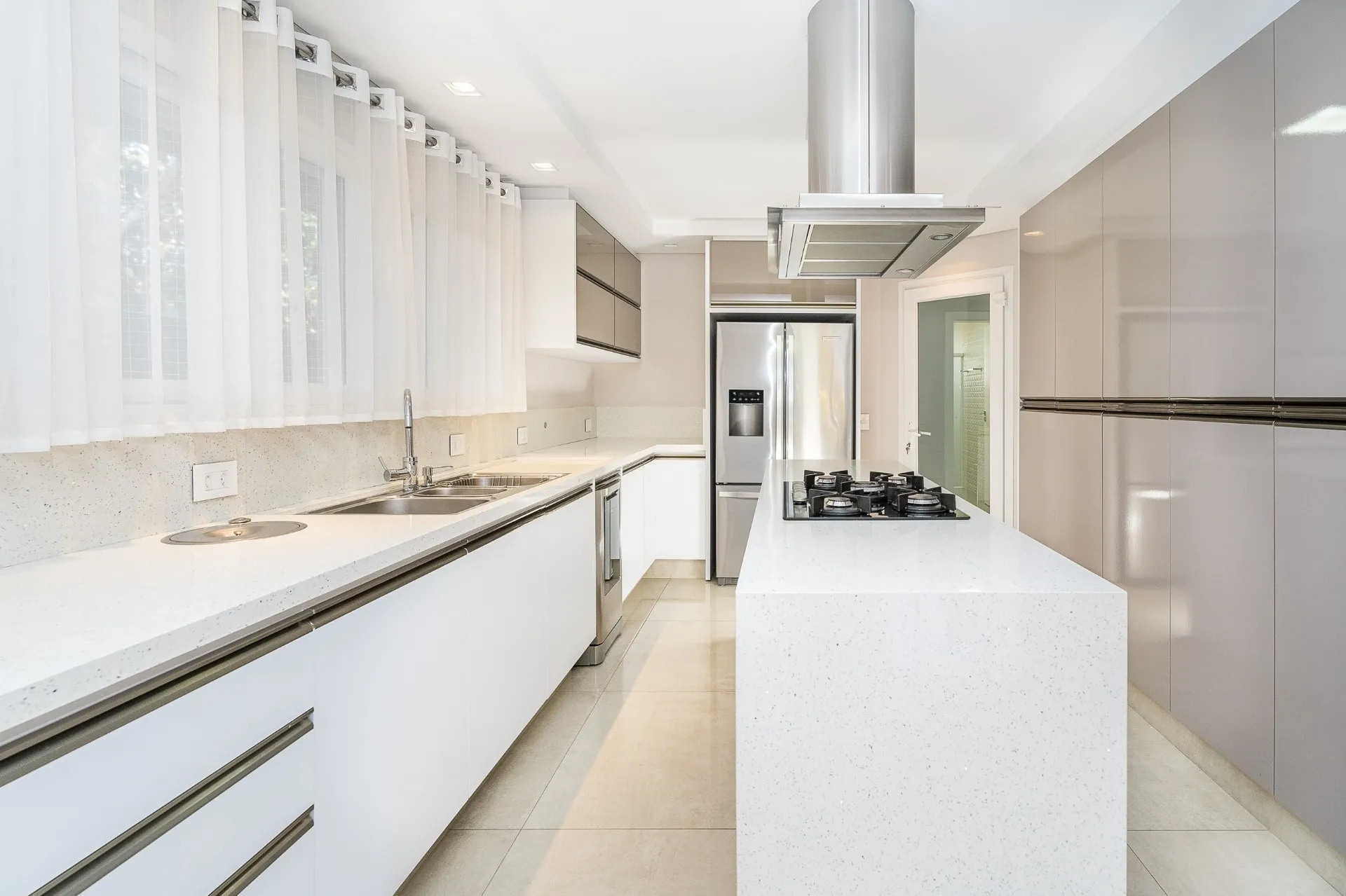 Casa de 3 Suítes à Venda no Condomínio Nob Hill | Campo Comprido  Curitiba — foto 8