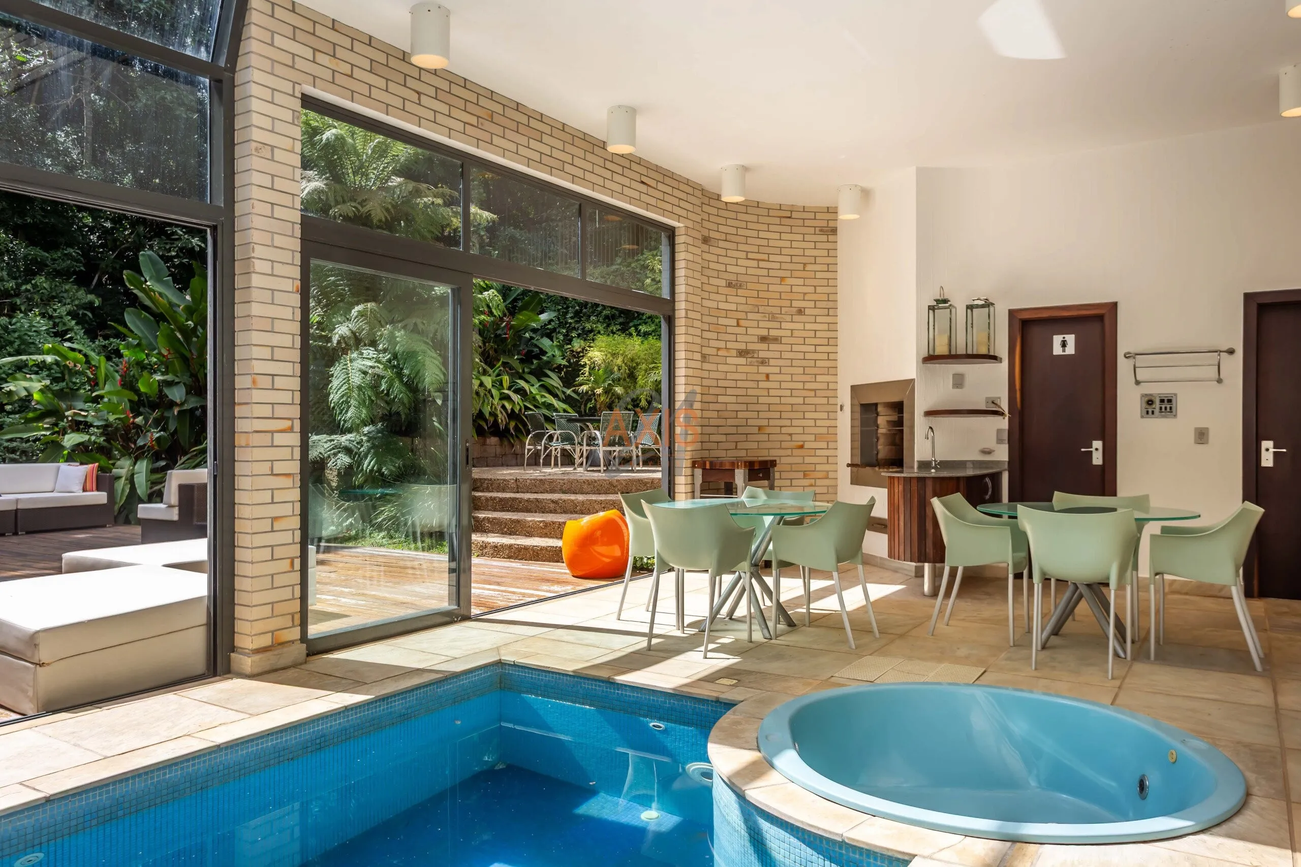 Casa de 5 Quartos à Venda no Condomínio Westside| Campo Comprido Curitiba — foto 2