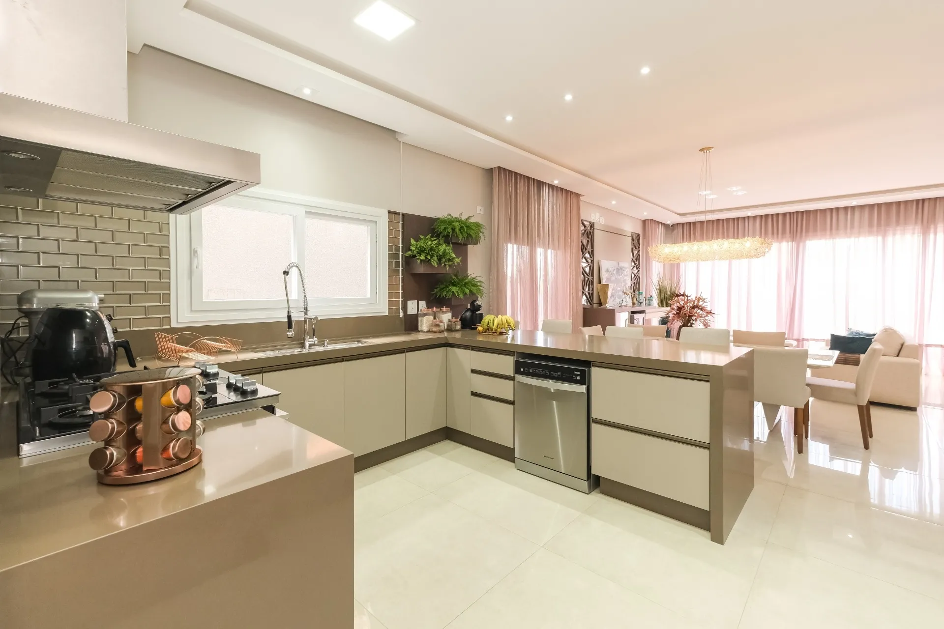 Casa de 6 Quartos no Condomínio Green Village Park Condominium | Santa Felicidade Curitiba — foto 12