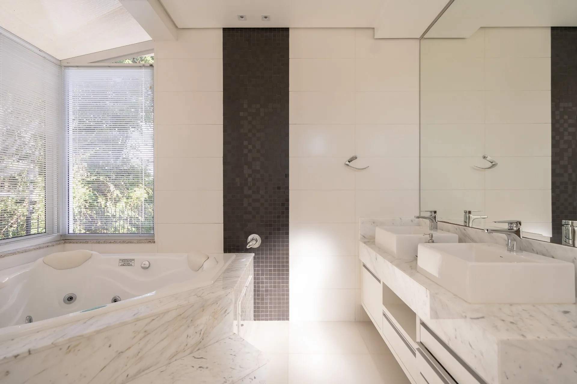 Casa de 3 Suítes à Venda no Condomínio Paysage Provence | Campo Comprido  Curitiba — foto 21