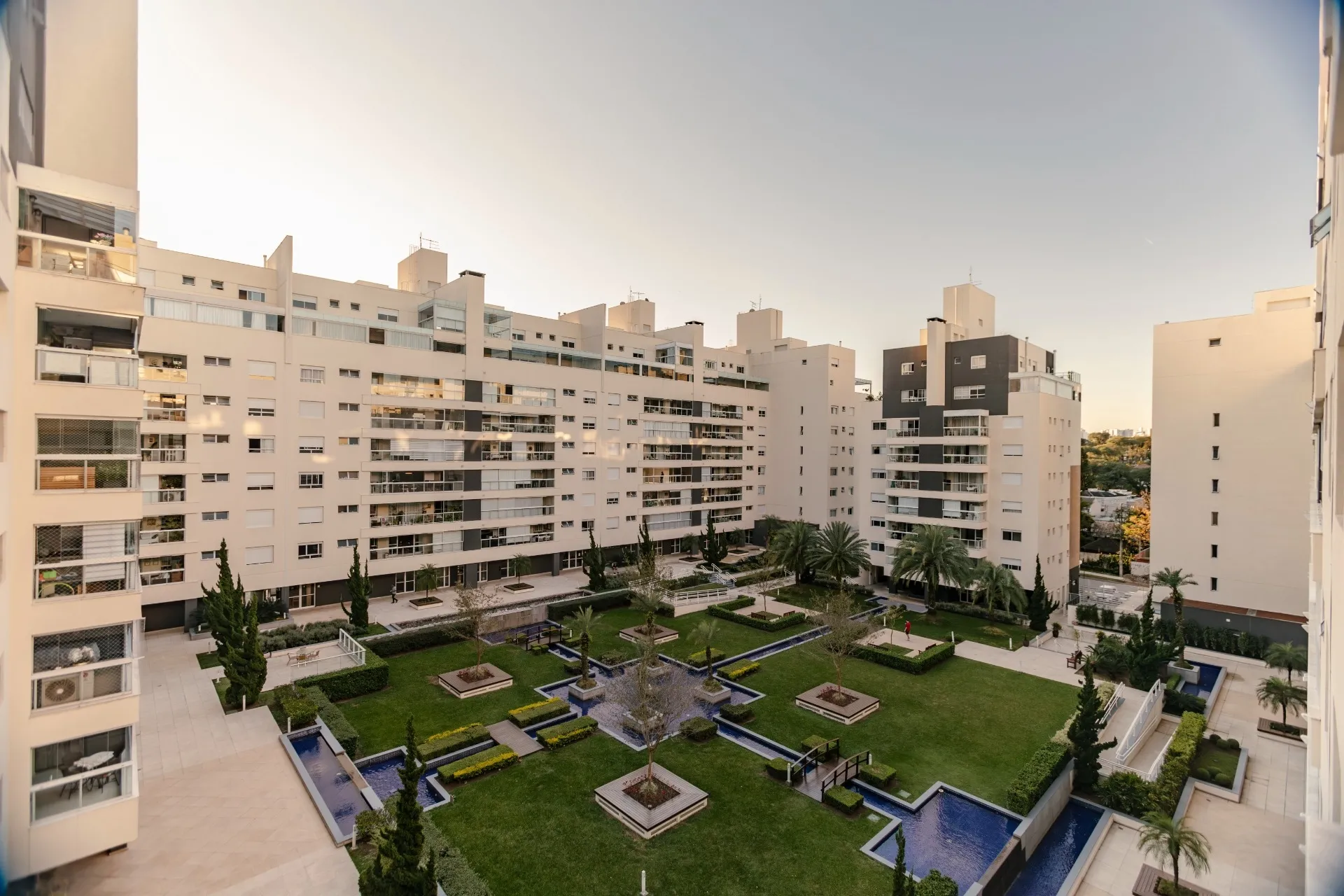 Apartamento de 4 Quartos à Venda no Edifício Quartier | Água Verde Curitiba — foto 26