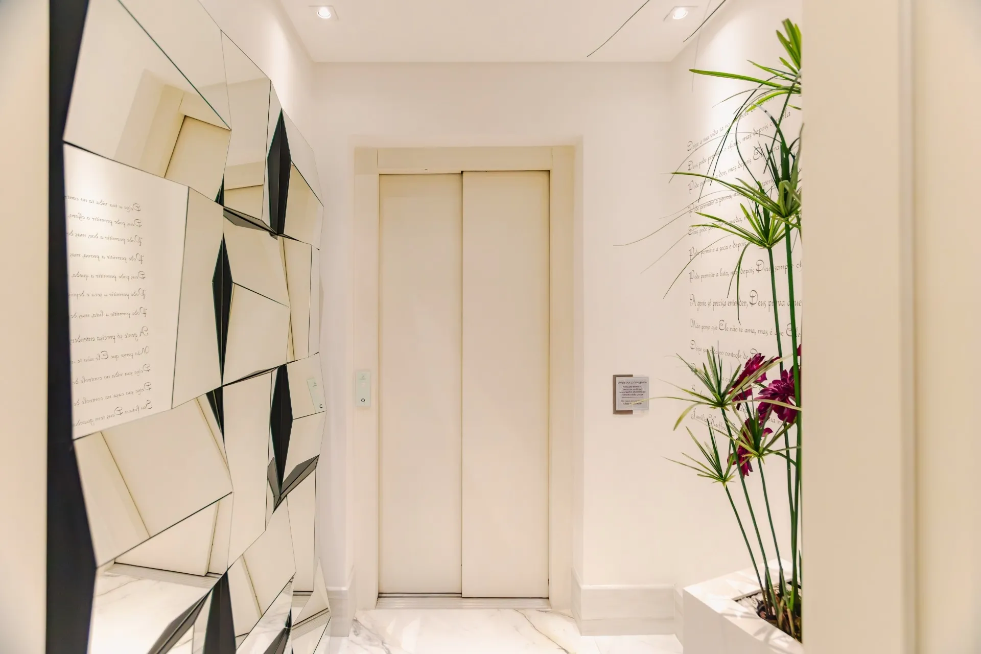 Apartamento de 4 Quartos à Venda no Edifício Quartier | Água Verde Curitiba — foto 13