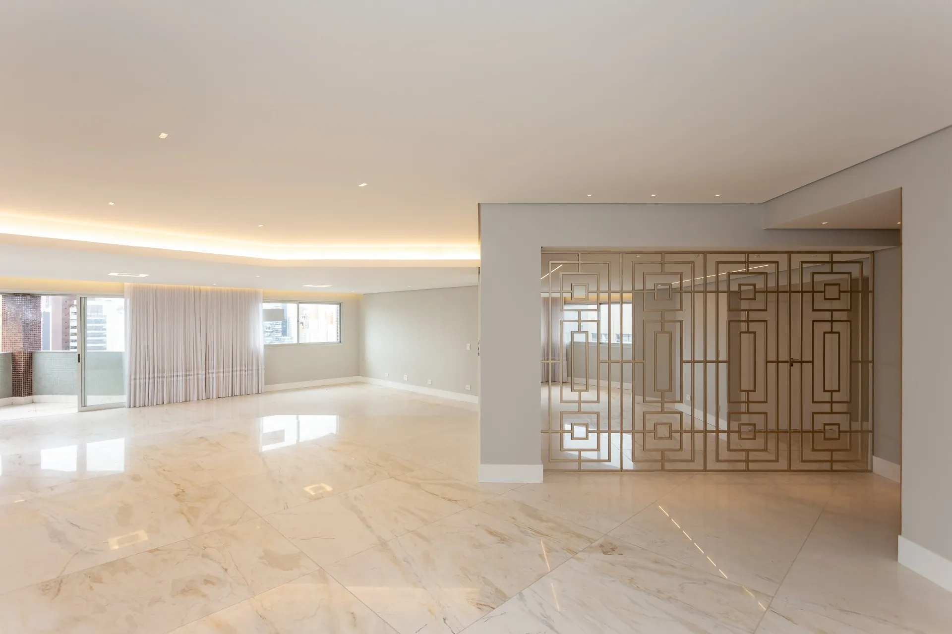 Apartamento de 4 Quartos à Venda no Edifício Wimbledon Park | Água Verde  Curitiba — foto 1