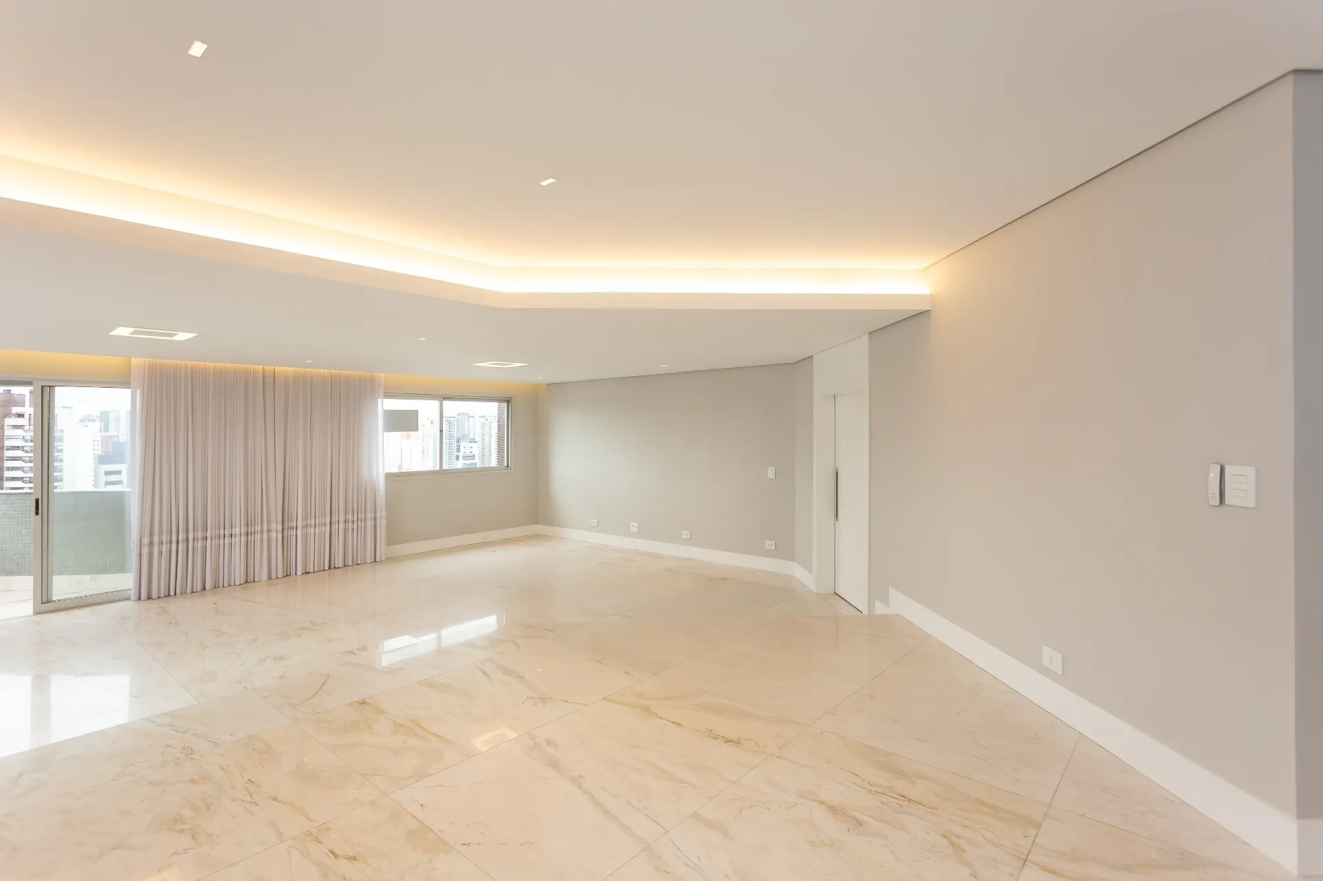 Apartamento de 4 Quartos à Venda no Edifício Wimbledon Park | Água Verde  Curitiba — foto 5