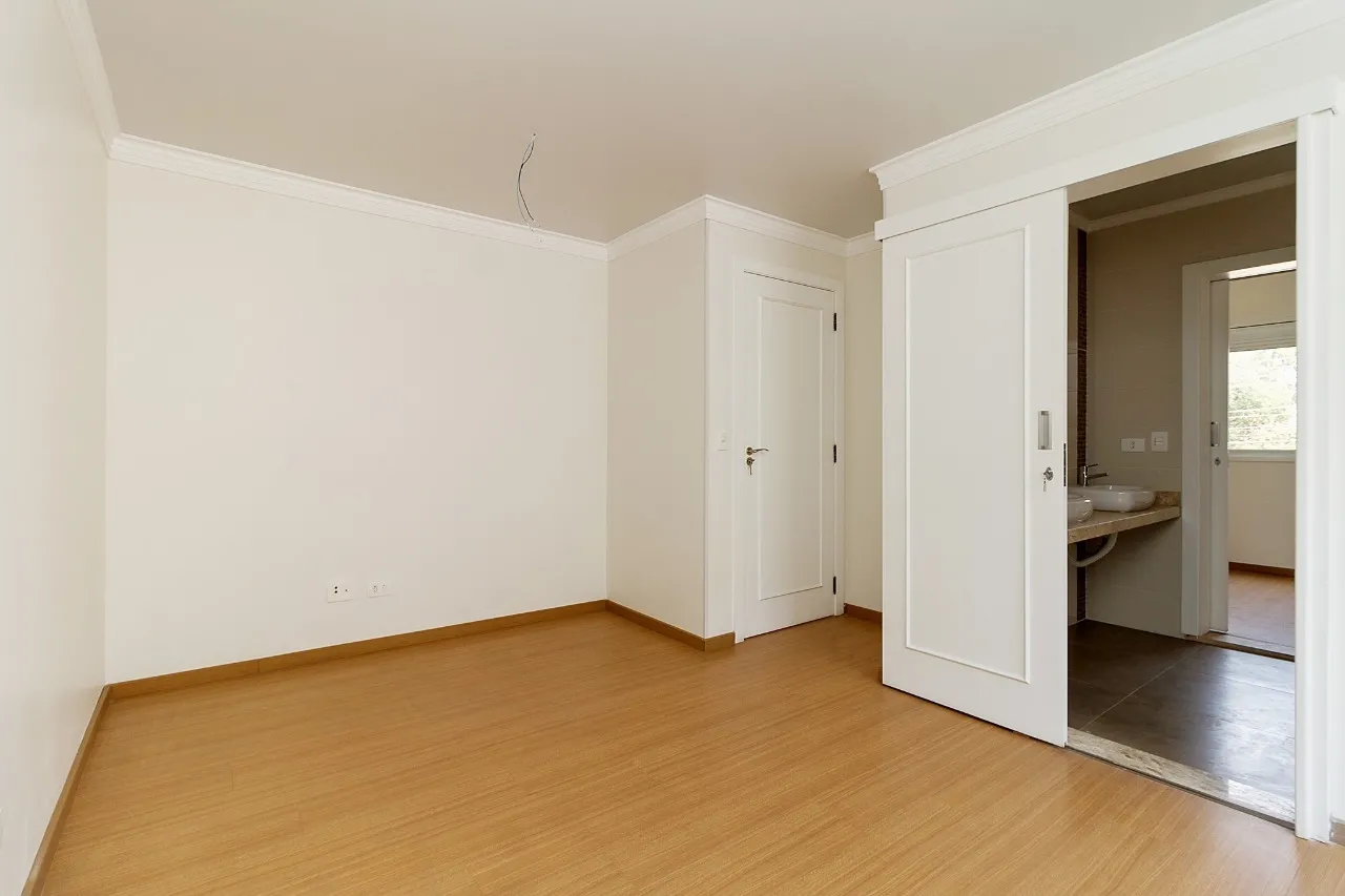 Casa de 4 Quartos à Venda no Condomínio Four Seasons Residence | Santa Felicidade  Curitiba — foto 18