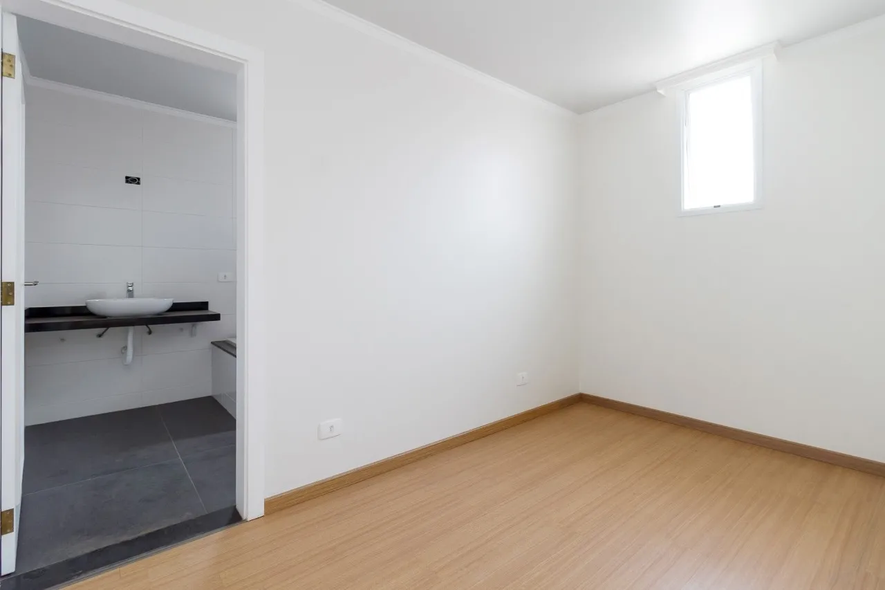 Casa de 4 Quartos à Venda no Condomínio Four Seasons Residence | Santa Felicidade  Curitiba — foto 15