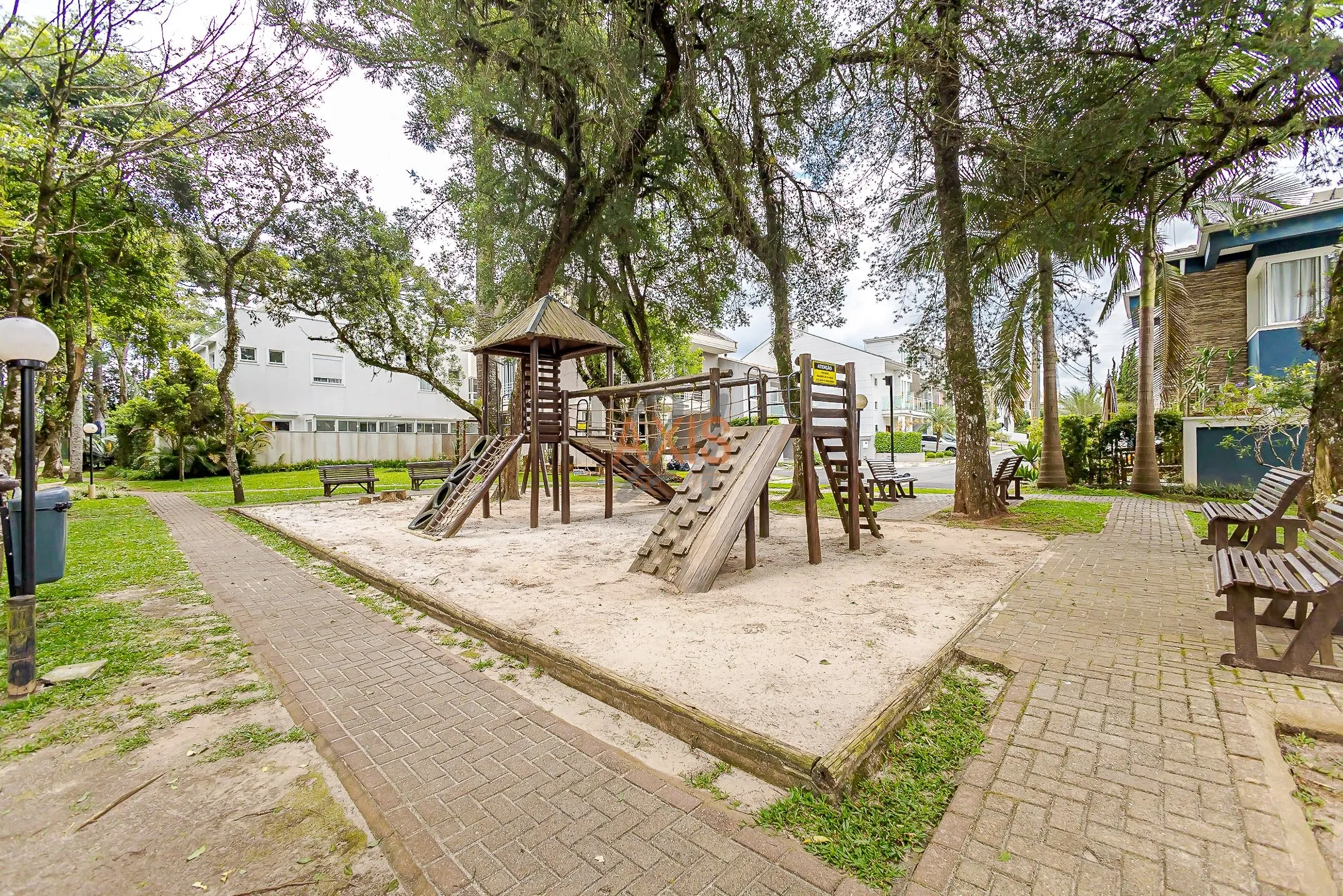 Casa de 4 Quartos à Venda no Condomínio Brazville | Orleans  Curitiba — foto 39