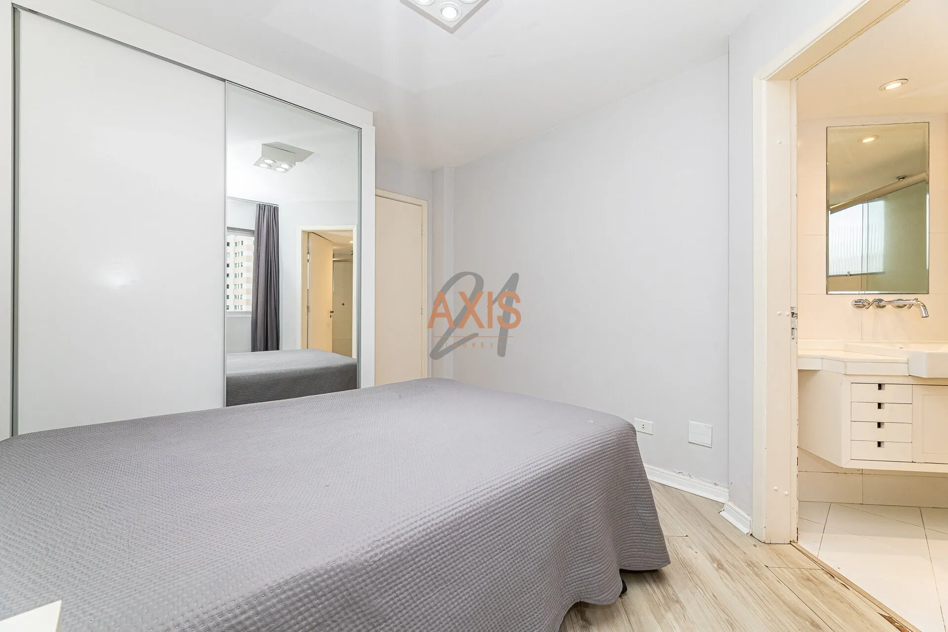 Apartamento de 4 Quartos à Venda no Edifício Caribean  | Água Verde  Curitiba — foto 16