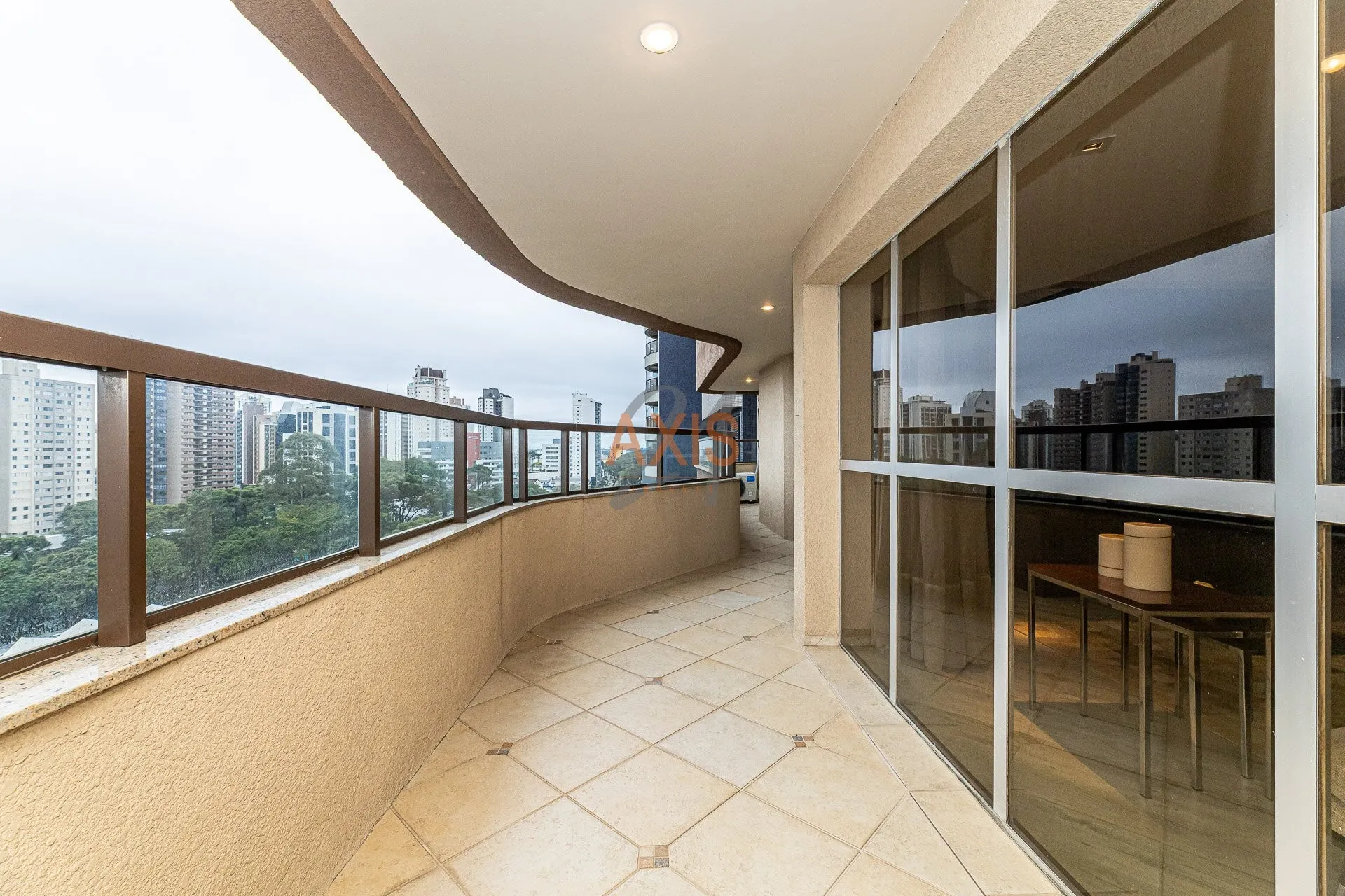 Apartamento de 4 Quartos à Venda no Edifício Caribean  | Água Verde  Curitiba — foto 7