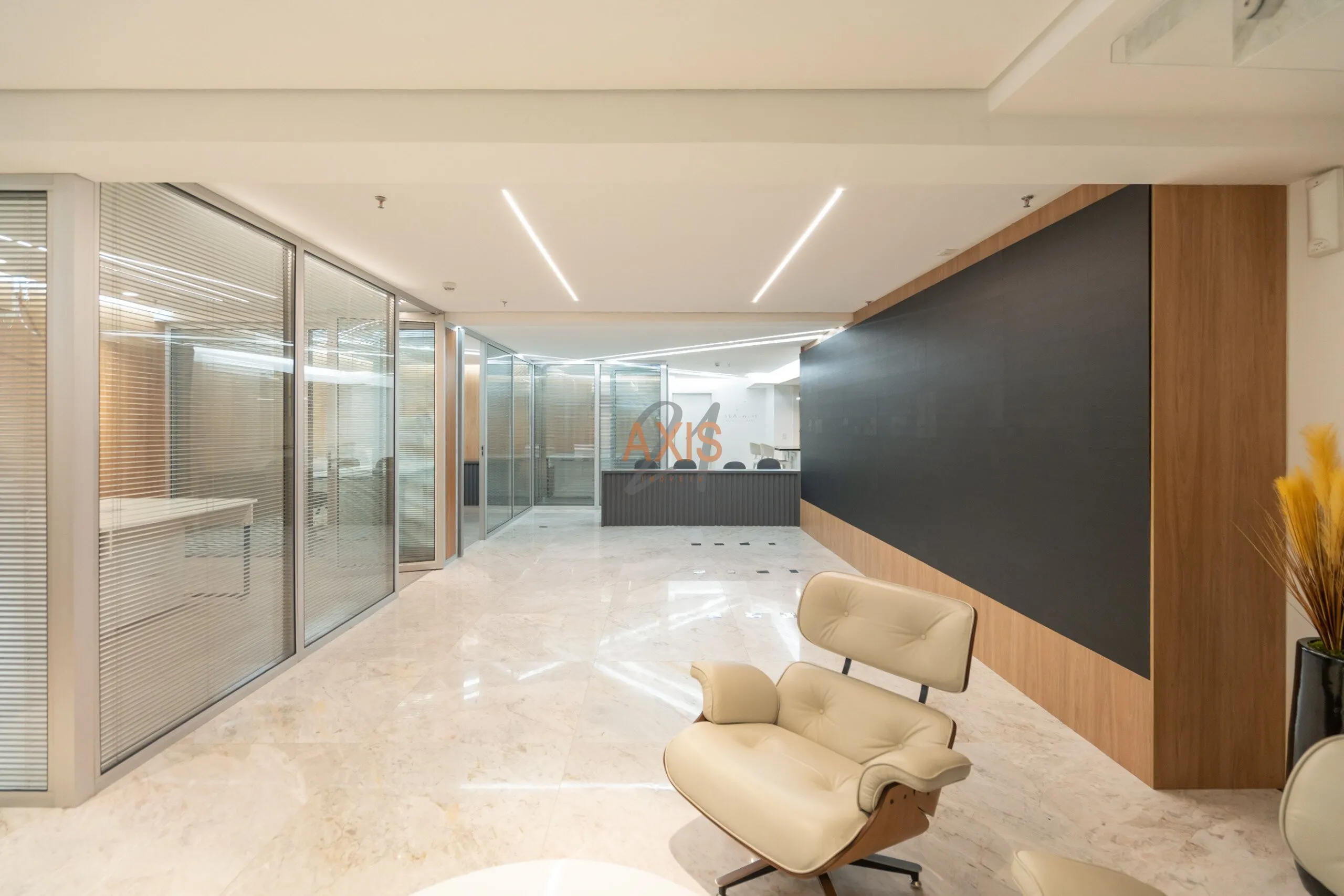 Loja de 224m² à Venda no Condomínio The Five-East Batel | Centro Curitiba — foto 4