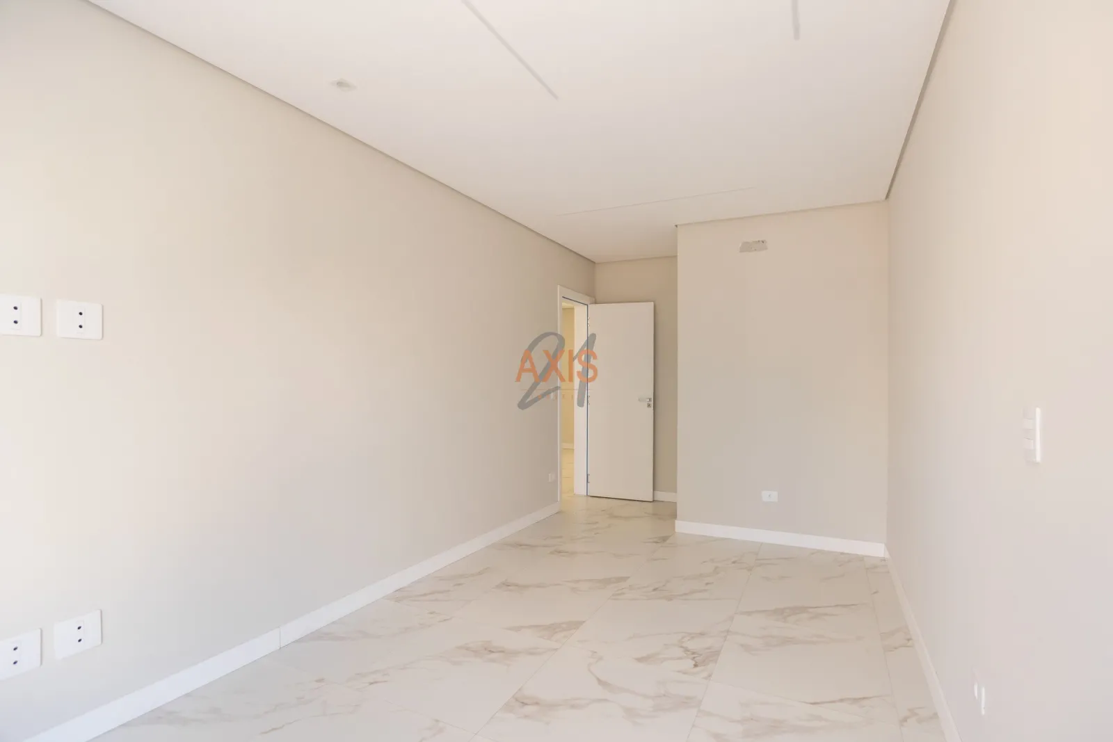 Sobrado de 4 quartos à Venda no Residencial Dickel |  Santa Cândida  Curitiba — foto 17