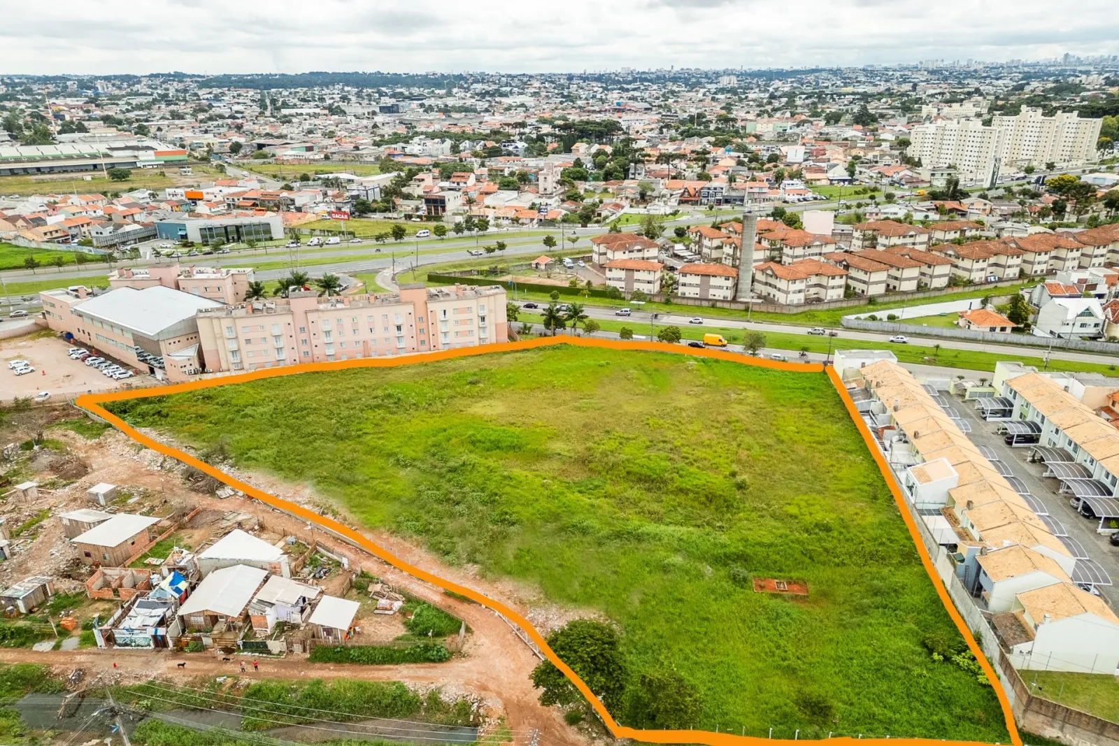 Terreno de 10.736m² à Venda na Rua Velcy Bolívar  Grandó | Uberaba Curitiba — foto 9